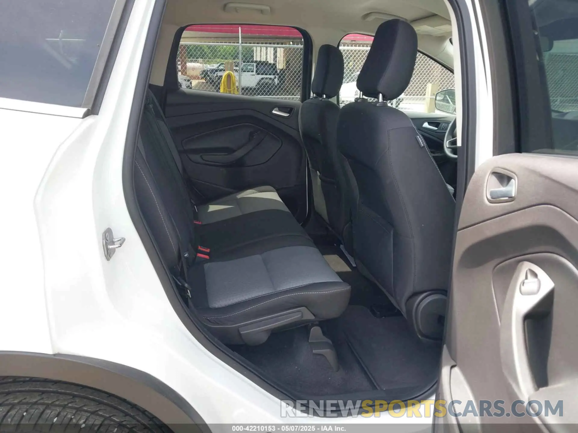 8 Photograph of a damaged car 1FMCU0GD1KUA90714 FORD ESCAPE 2019