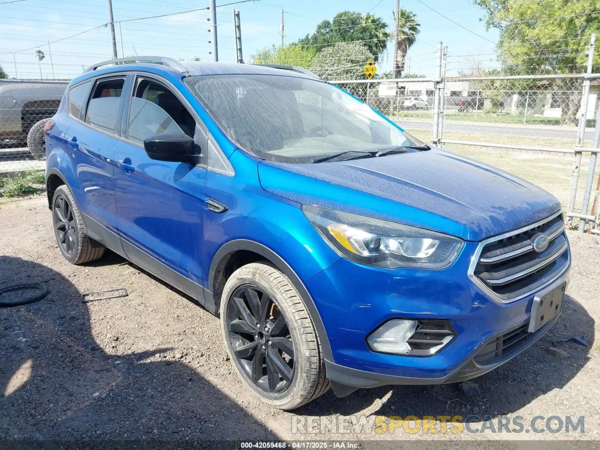 1 Фотография поврежденного автомобиля 1FMCU0GD1KUB00318 FORD ESCAPE 2019