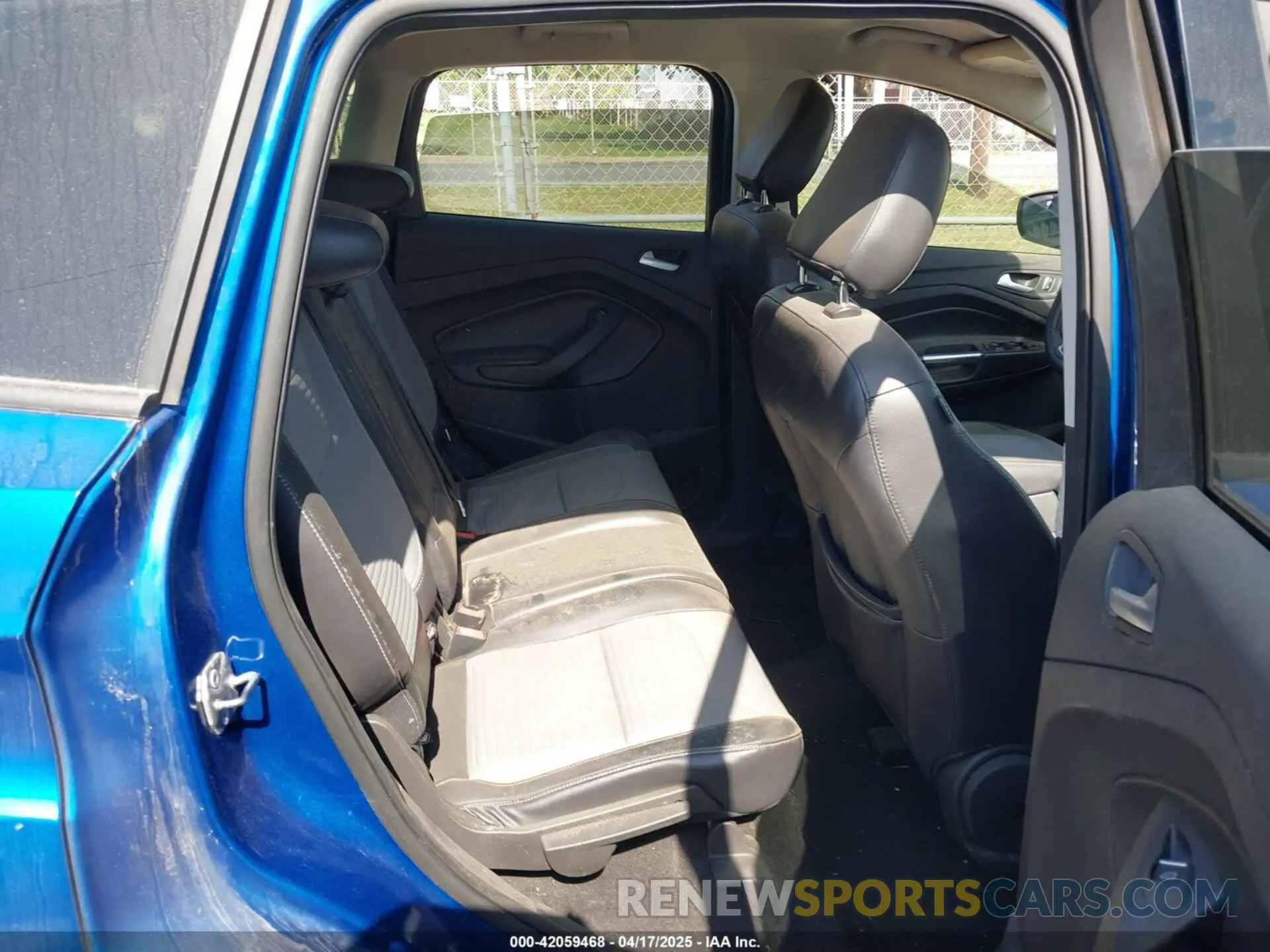 8 Фотография поврежденного автомобиля 1FMCU0GD1KUB00318 FORD ESCAPE 2019