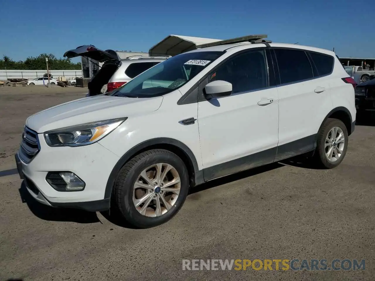 1 Photograph of a damaged car 1FMCU0GD1KUB32248 FORD ESCAPE 2019