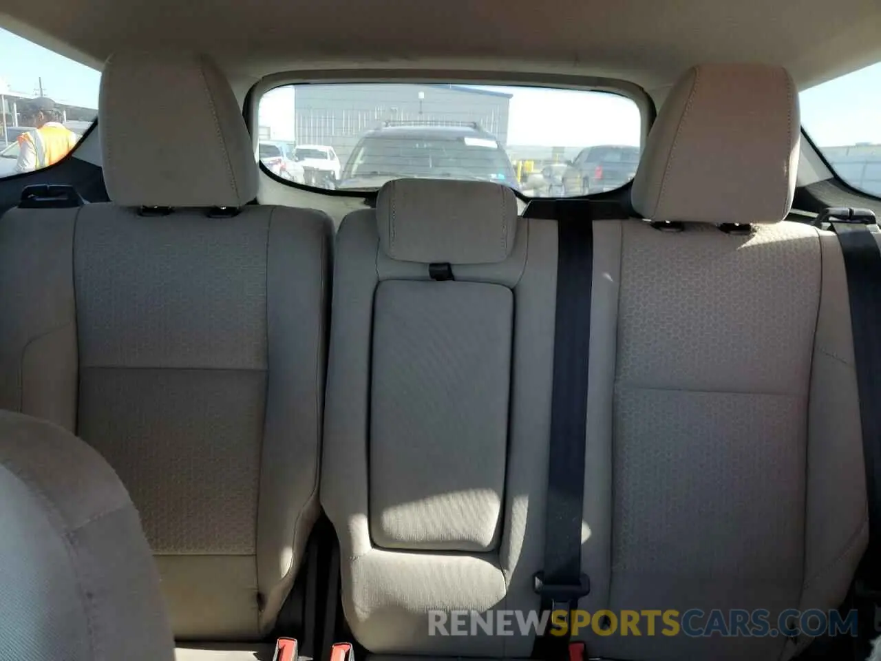 10 Photograph of a damaged car 1FMCU0GD1KUB32248 FORD ESCAPE 2019