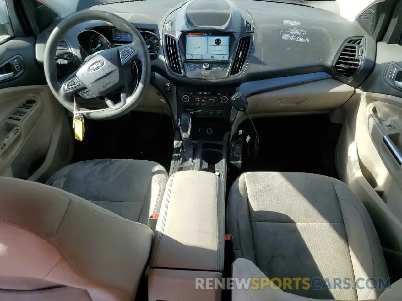 8 Photograph of a damaged car 1FMCU0GD1KUB32248 FORD ESCAPE 2019
