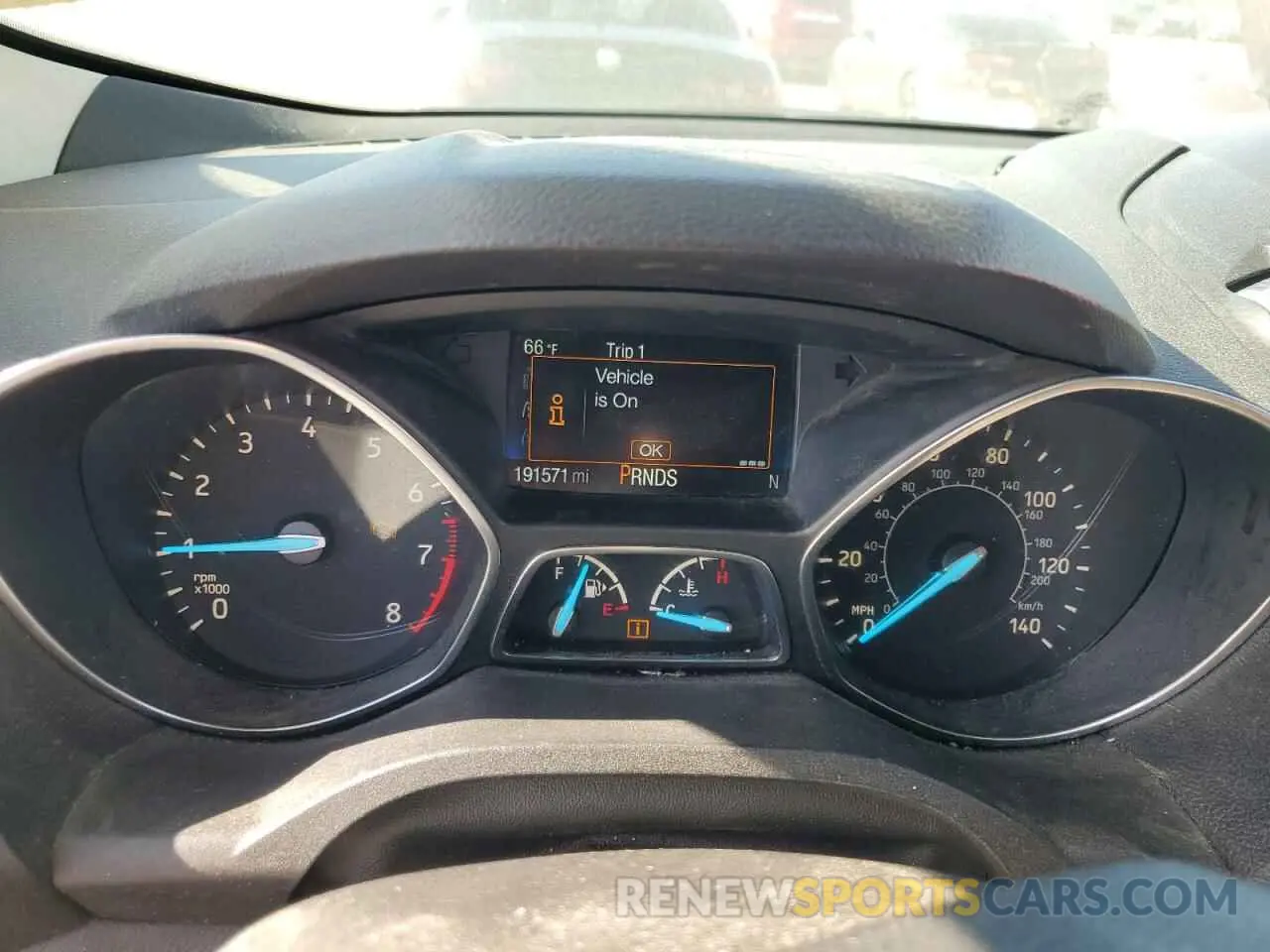 9 Photograph of a damaged car 1FMCU0GD1KUB32248 FORD ESCAPE 2019