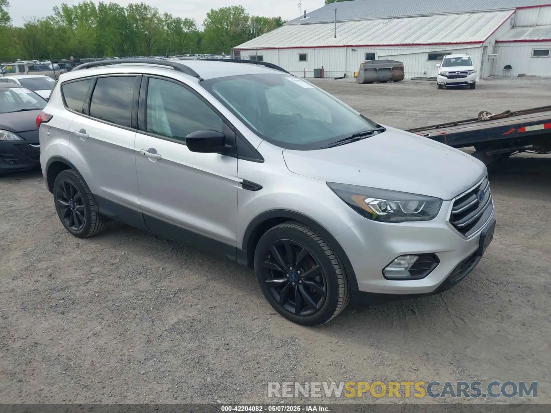 1 Photograph of a damaged car 1FMCU0GD1KUB64049 FORD ESCAPE 2019