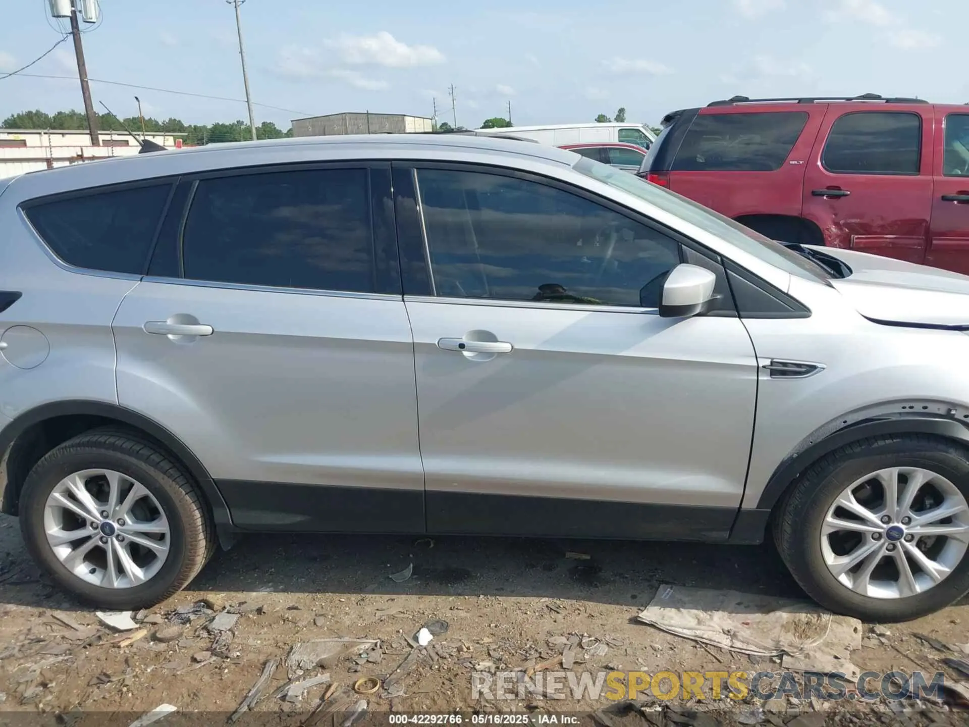 14 Photograph of a damaged car 1FMCU0GD1KUC02511 FORD ESCAPE 2019