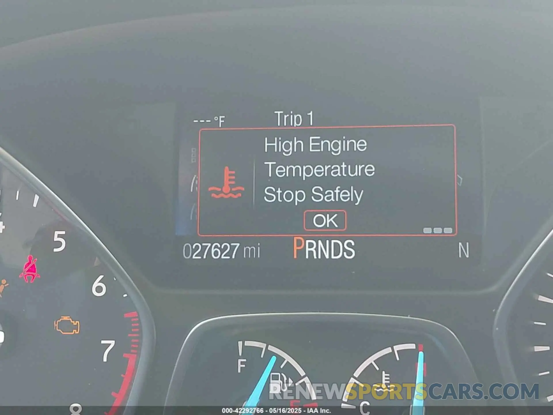 16 Photograph of a damaged car 1FMCU0GD1KUC02511 FORD ESCAPE 2019