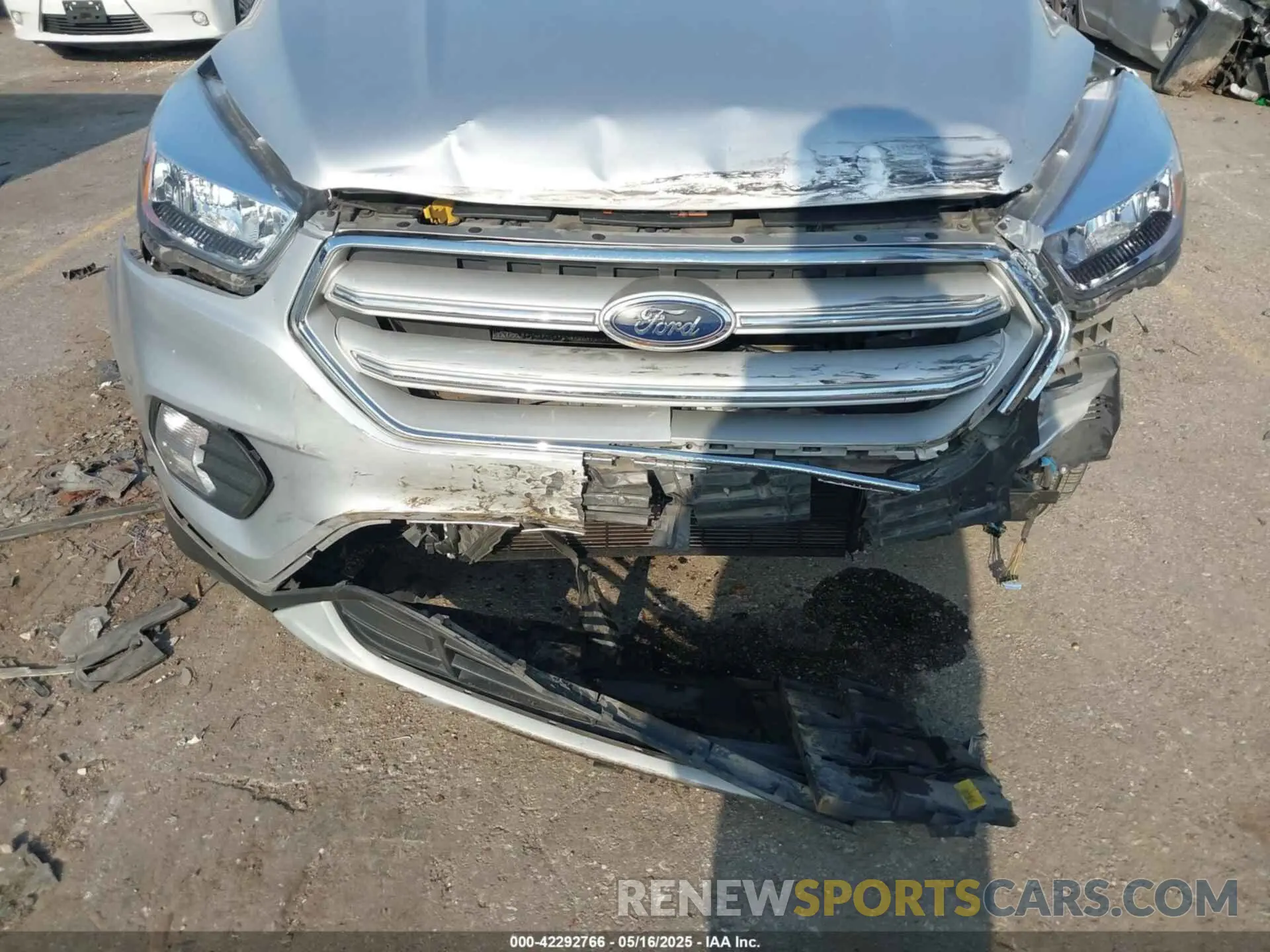 6 Photograph of a damaged car 1FMCU0GD1KUC02511 FORD ESCAPE 2019