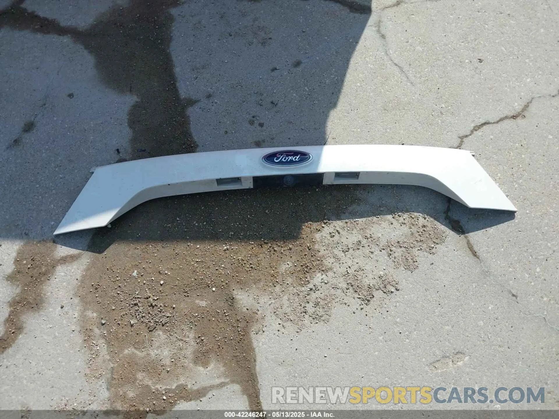 12 Photograph of a damaged car 1FMCU0GD2KUA04603 FORD ESCAPE 2019