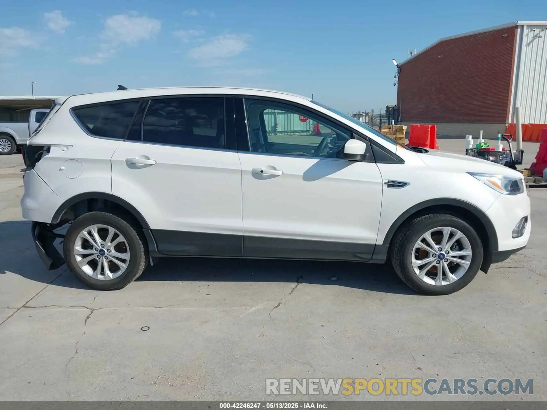 14 Photograph of a damaged car 1FMCU0GD2KUA04603 FORD ESCAPE 2019
