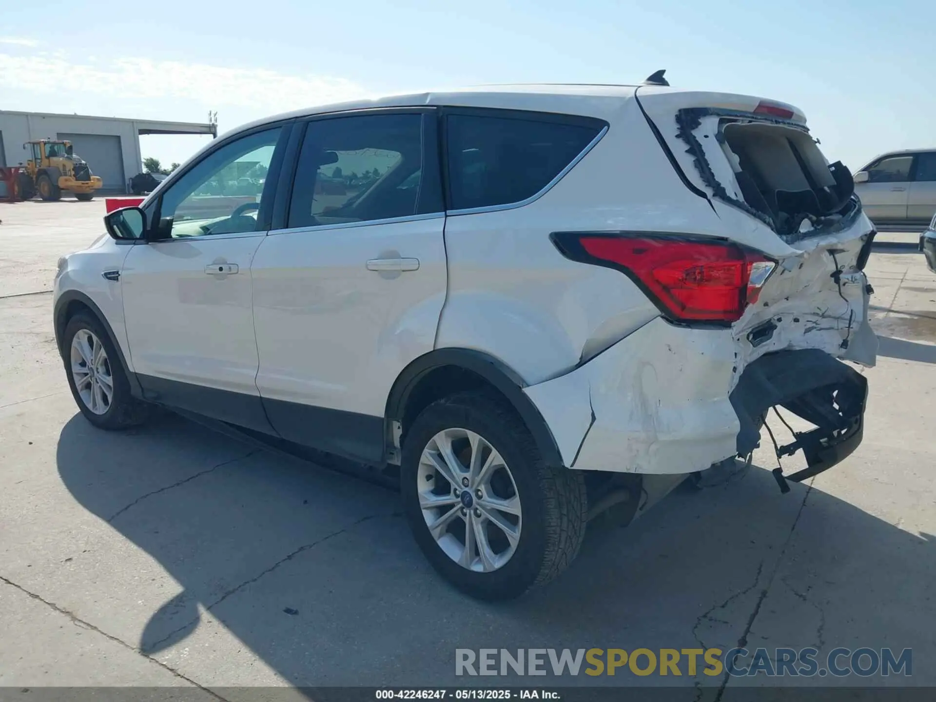 3 Photograph of a damaged car 1FMCU0GD2KUA04603 FORD ESCAPE 2019