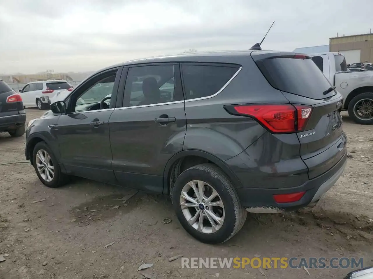2 Фотография поврежденного автомобиля 1FMCU0GD2KUA10000 FORD ESCAPE 2019