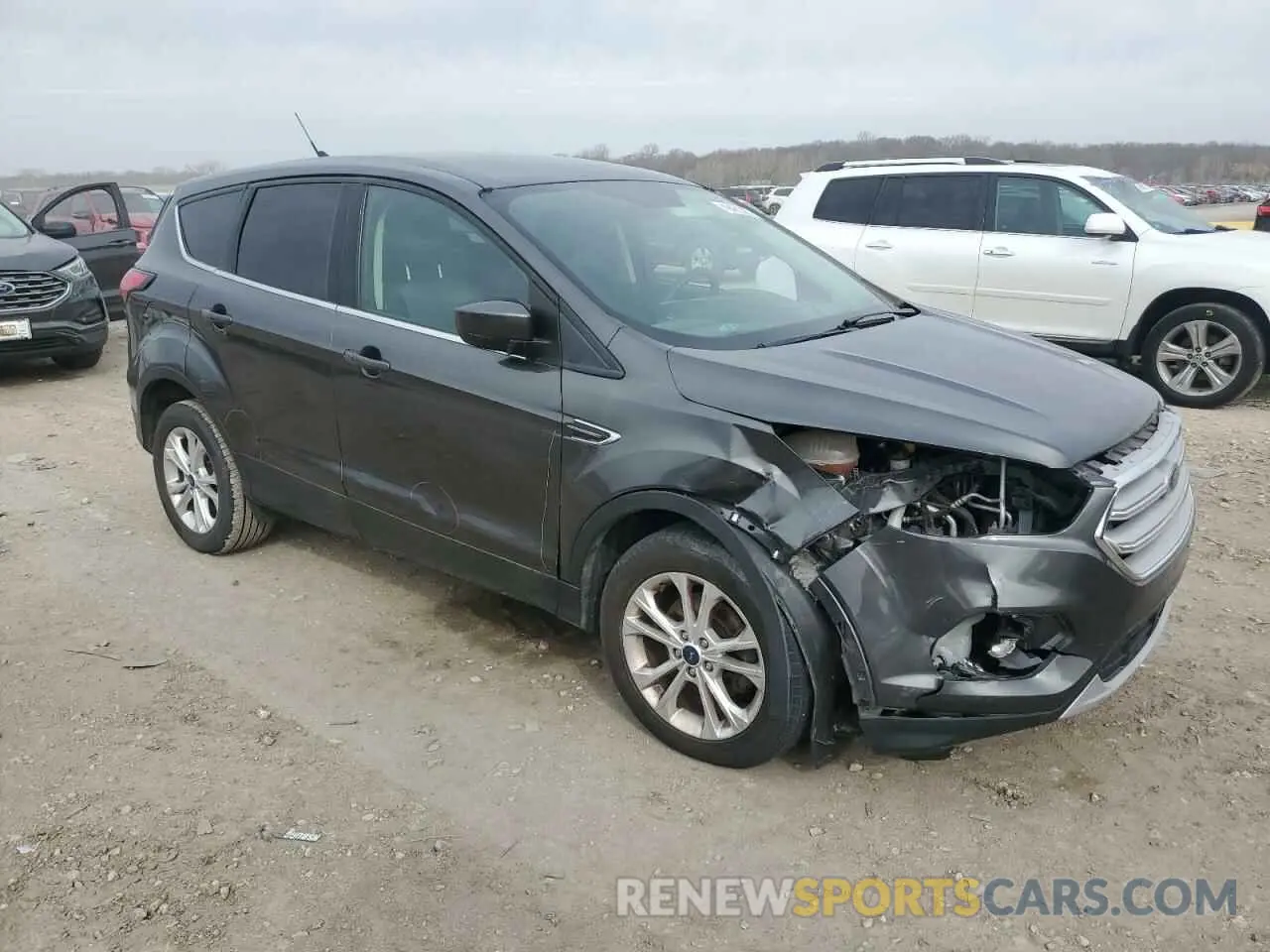 4 Фотография поврежденного автомобиля 1FMCU0GD2KUA10000 FORD ESCAPE 2019