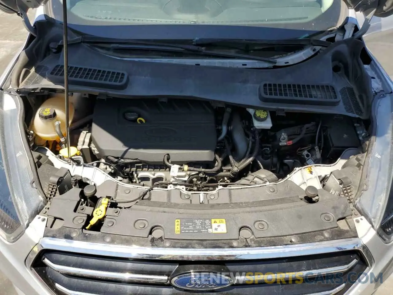 11 Photograph of a damaged car 1FMCU0GD2KUA20414 FORD ESCAPE 2019