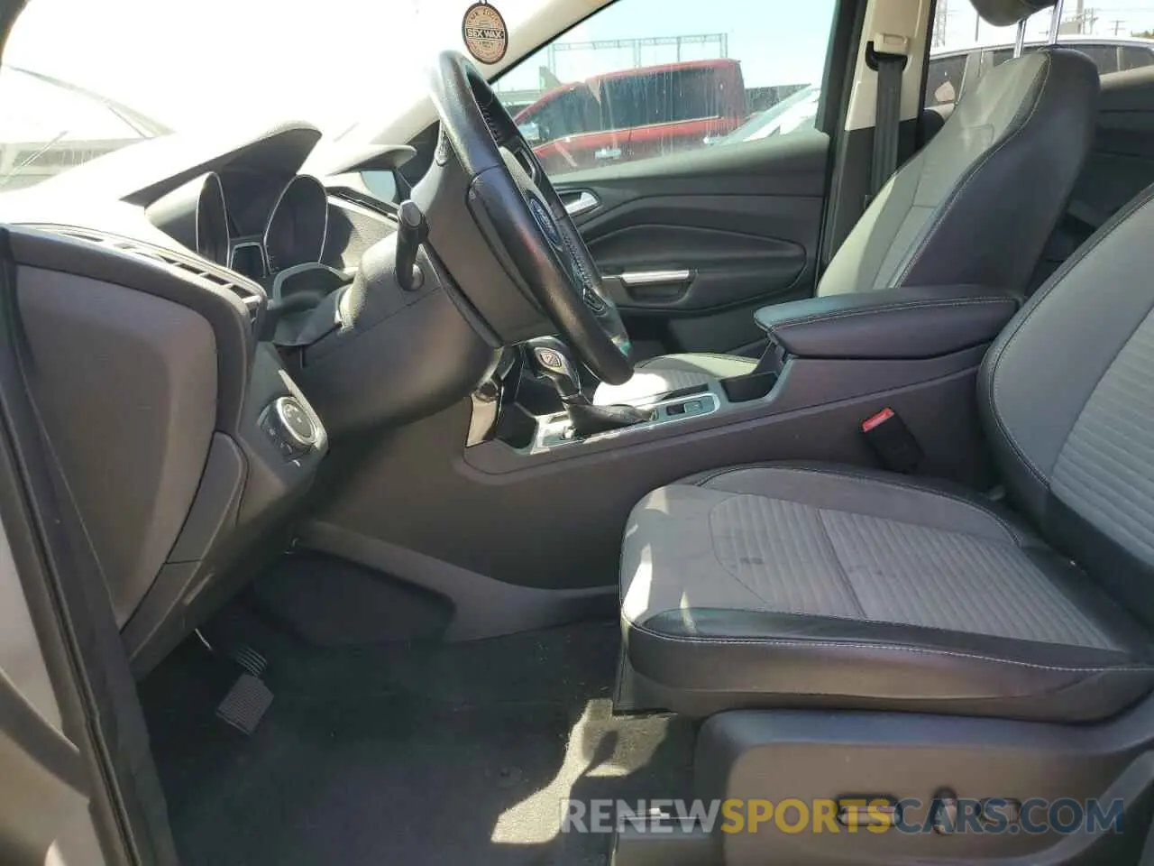 7 Photograph of a damaged car 1FMCU0GD2KUA20414 FORD ESCAPE 2019