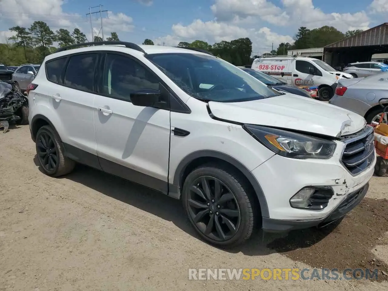 4 Photograph of a damaged car 1FMCU0GD2KUA64767 FORD ESCAPE 2019