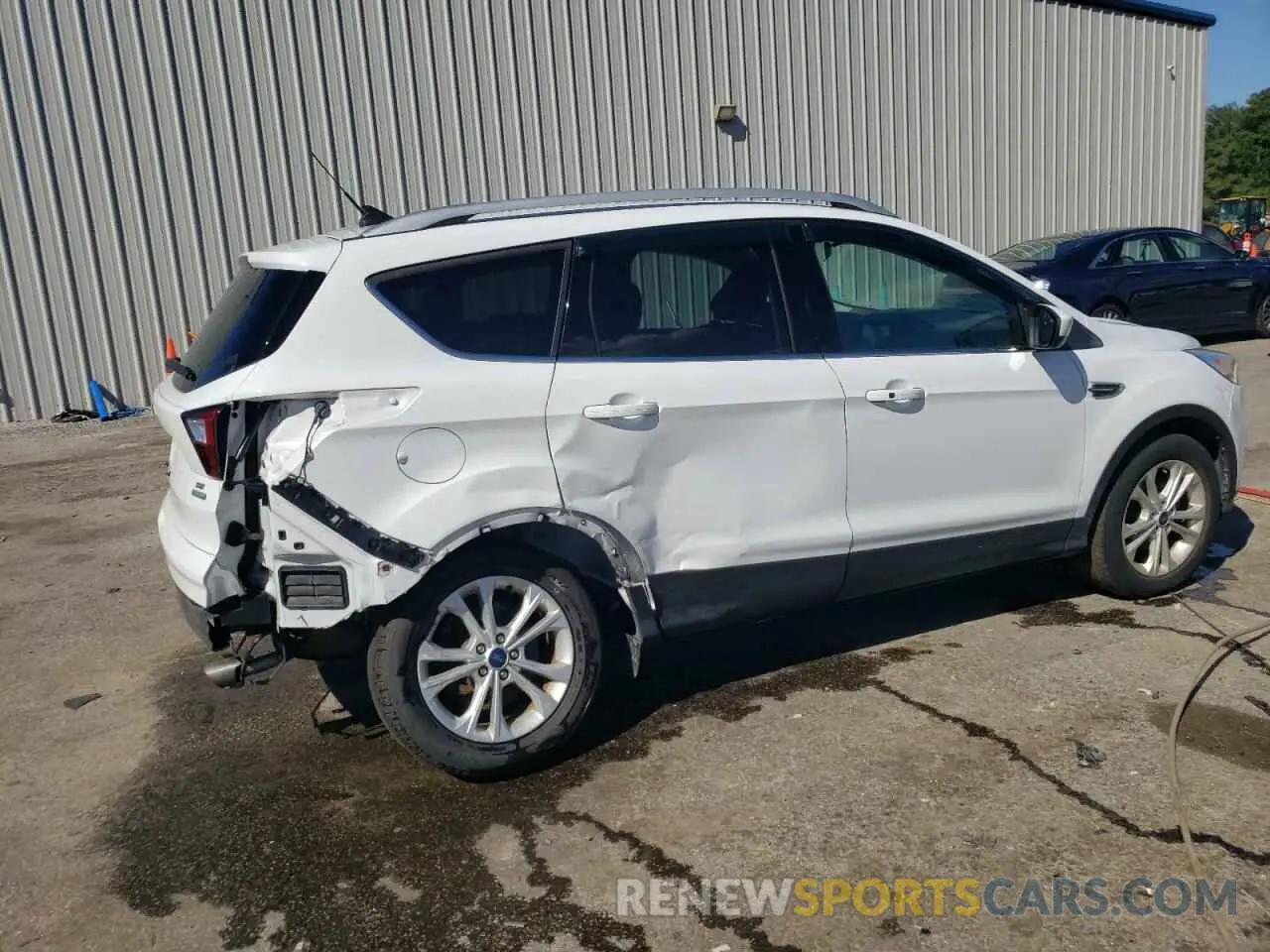 3 Фотография поврежденного автомобиля 1FMCU0GD2KUA87725 FORD ESCAPE 2019