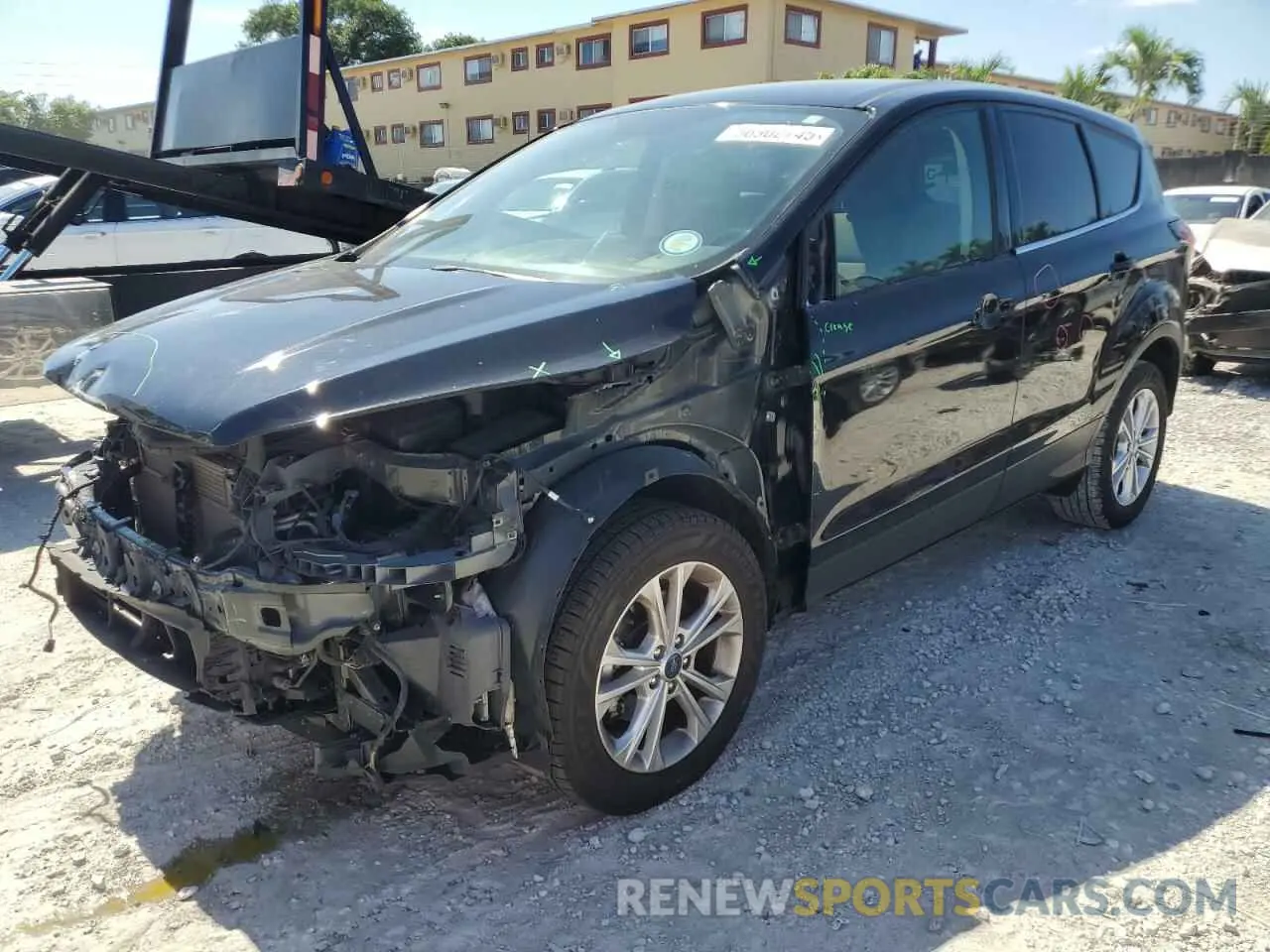 1 Photograph of a damaged car 1FMCU0GD2KUB08749 FORD ESCAPE 2019