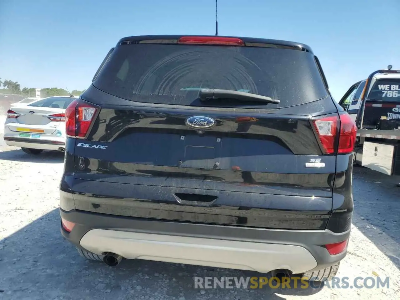 6 Photograph of a damaged car 1FMCU0GD2KUB08749 FORD ESCAPE 2019