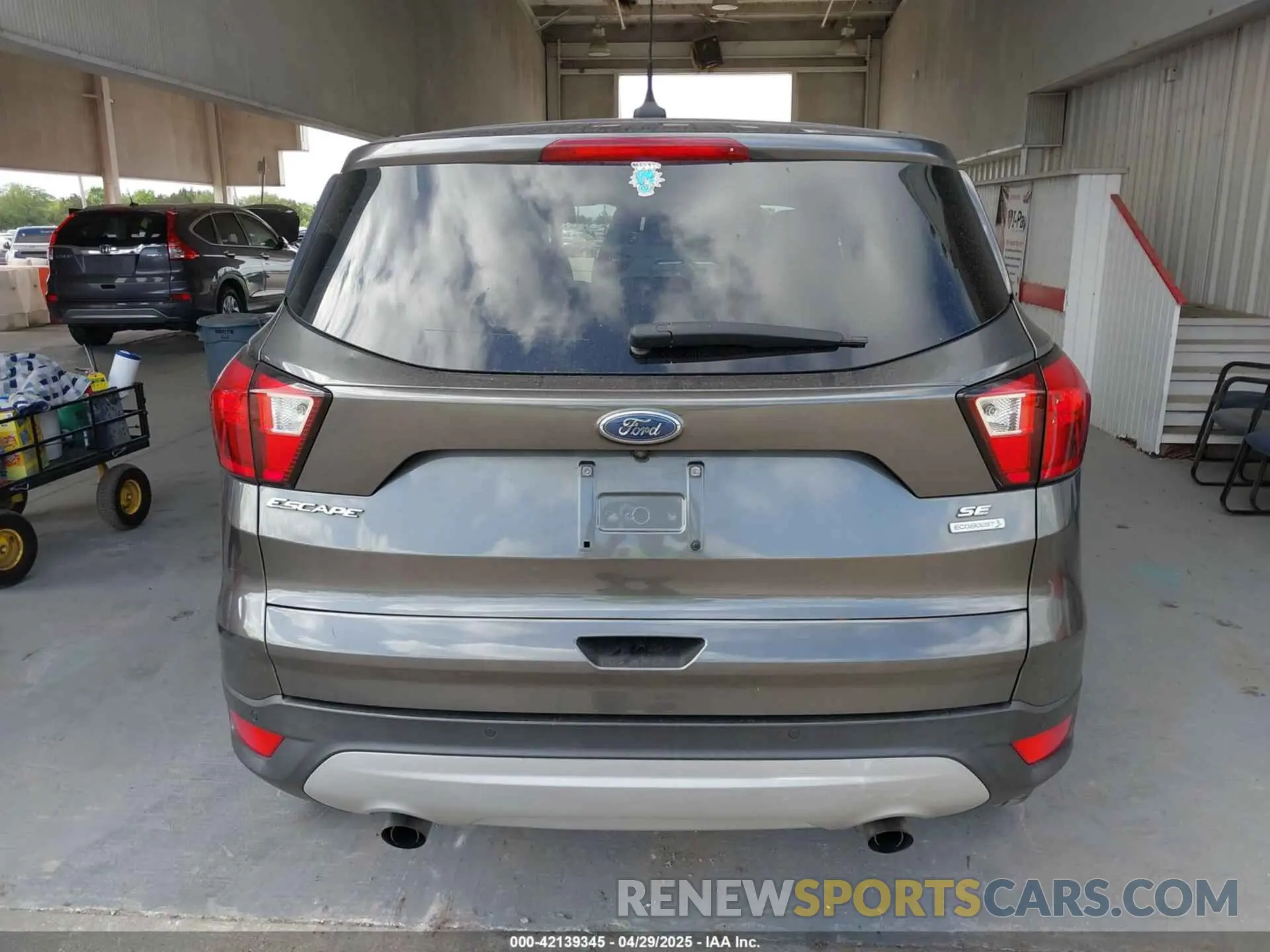 16 Фотография поврежденного автомобиля 1FMCU0GD2KUB14762 FORD ESCAPE 2019