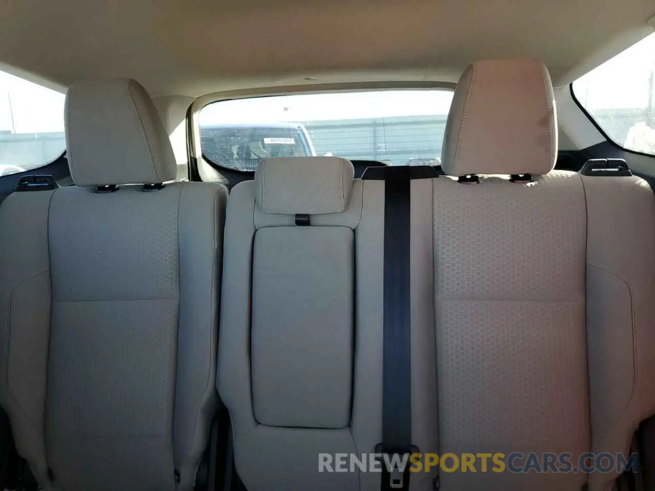 10 Photograph of a damaged car 1FMCU0GD2KUB32484 FORD ESCAPE 2019