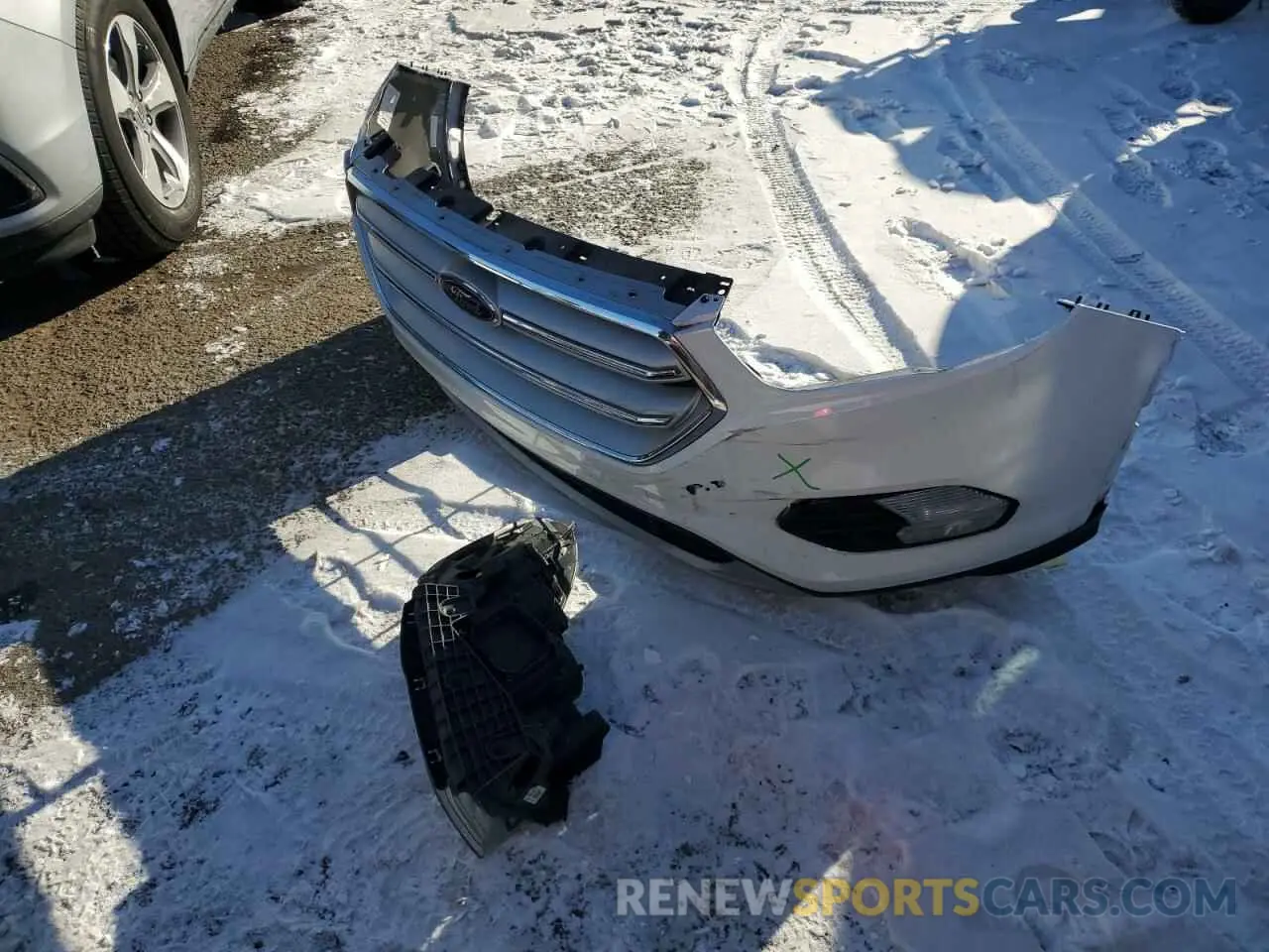 13 Photograph of a damaged car 1FMCU0GD2KUB32484 FORD ESCAPE 2019