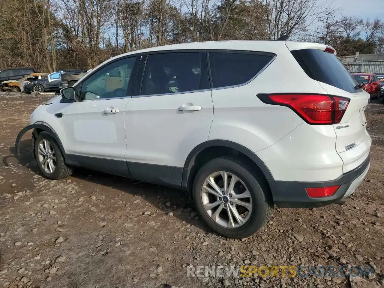 2 Photograph of a damaged car 1FMCU0GD2KUB32484 FORD ESCAPE 2019