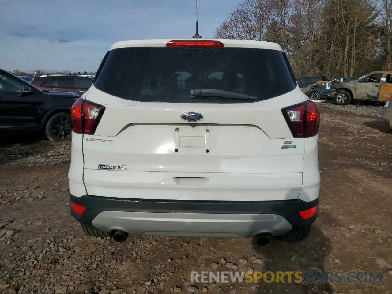 6 Photograph of a damaged car 1FMCU0GD2KUB32484 FORD ESCAPE 2019