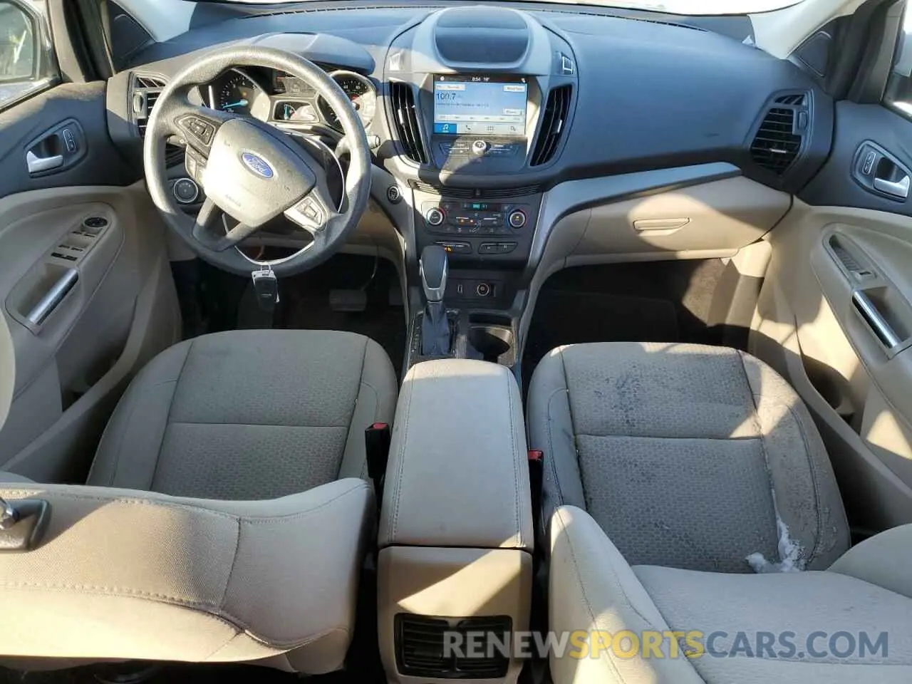 8 Photograph of a damaged car 1FMCU0GD2KUB32484 FORD ESCAPE 2019