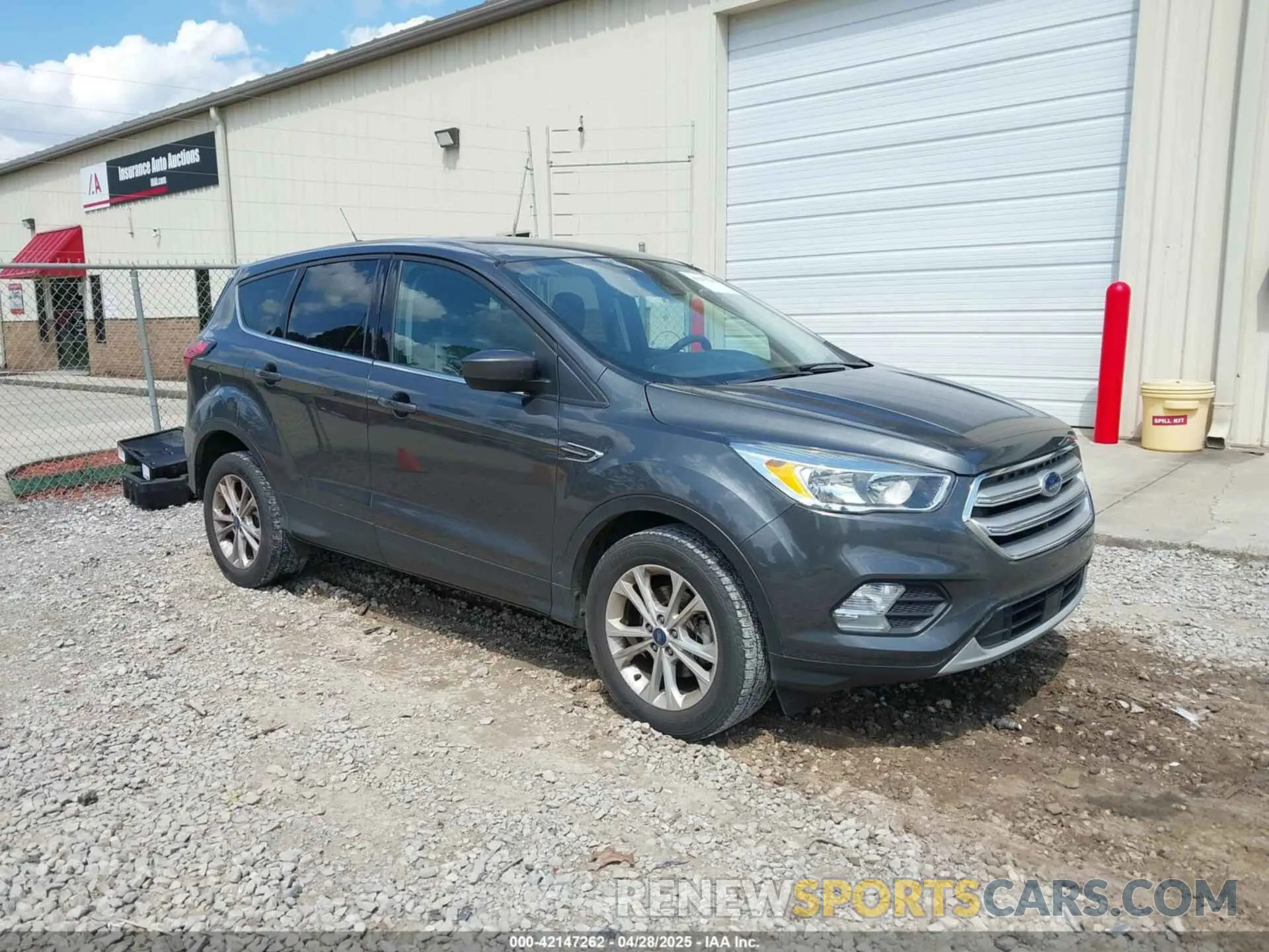 1 Фотография поврежденного автомобиля 1FMCU0GD2KUB38690 FORD ESCAPE 2019