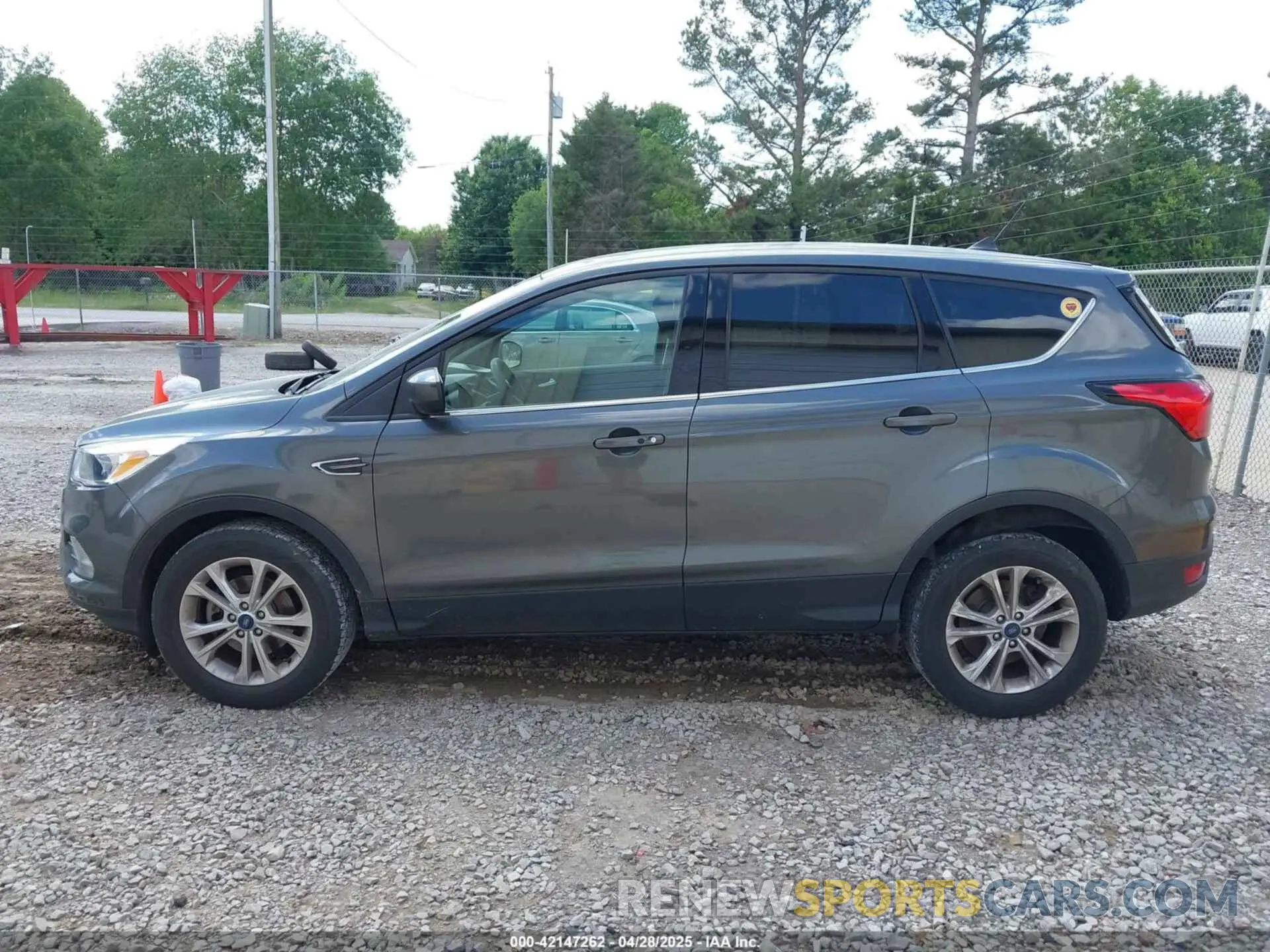 14 Фотография поврежденного автомобиля 1FMCU0GD2KUB38690 FORD ESCAPE 2019