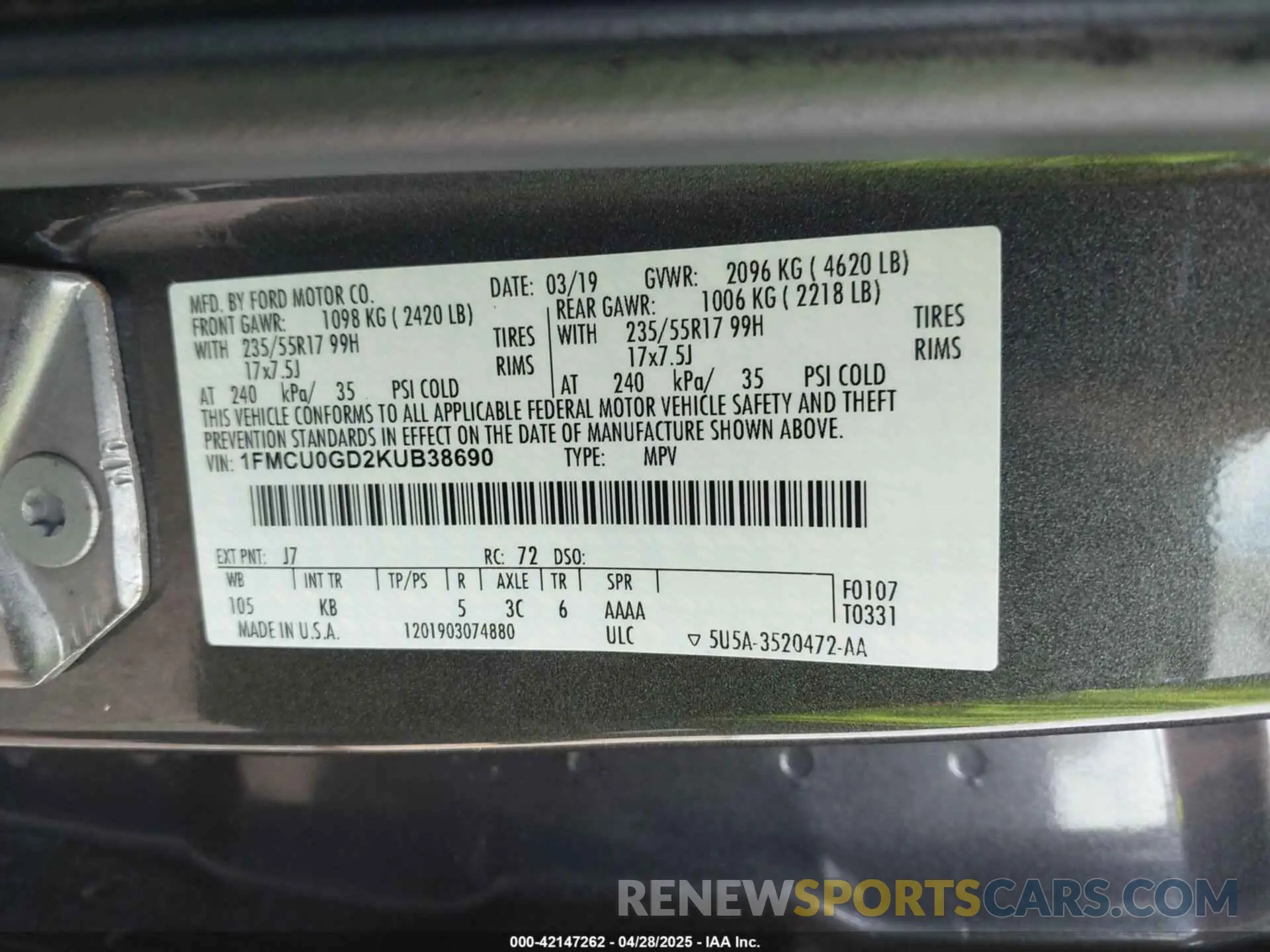 9 Фотография поврежденного автомобиля 1FMCU0GD2KUB38690 FORD ESCAPE 2019