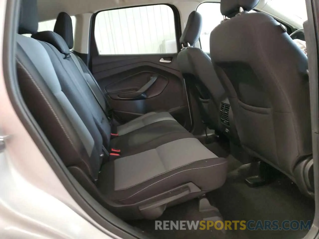 12 Фотография поврежденного автомобиля 1FMCU0GD2KUB59667 FORD ESCAPE 2019