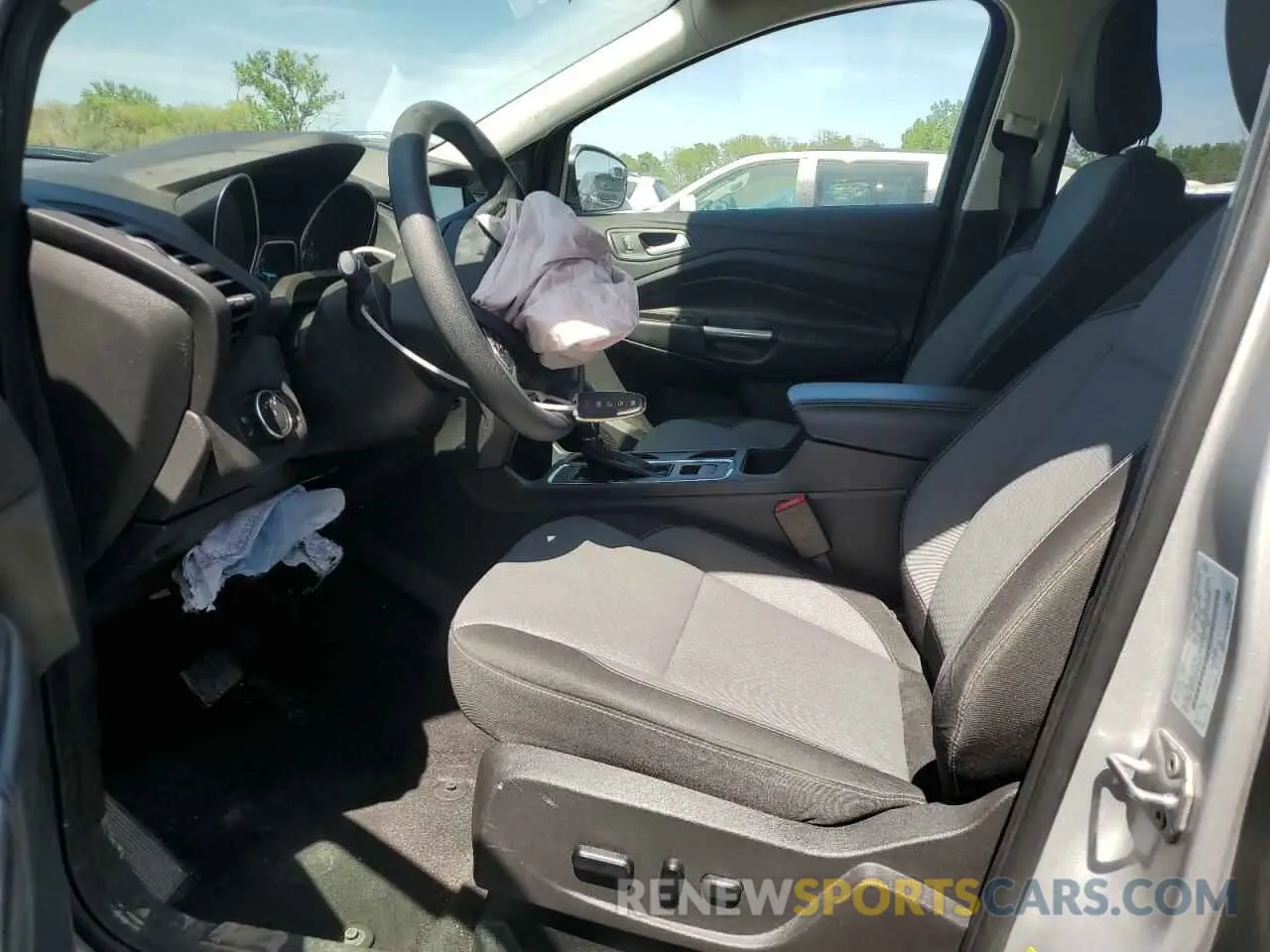 7 Фотография поврежденного автомобиля 1FMCU0GD2KUB59667 FORD ESCAPE 2019