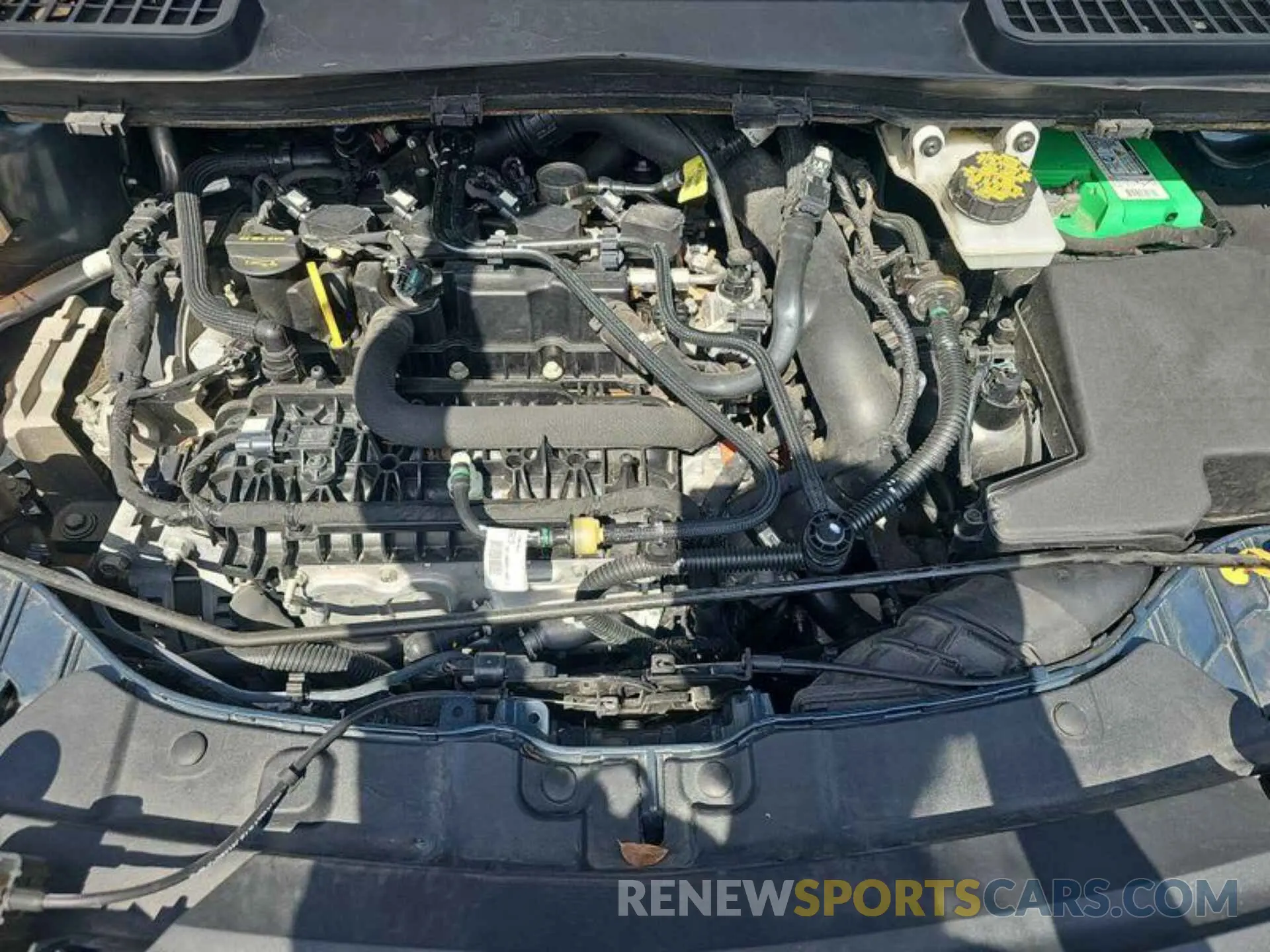 18 Фотография поврежденного автомобиля 1FMCU0GD2KUB82026 FORD ESCAPE 2019