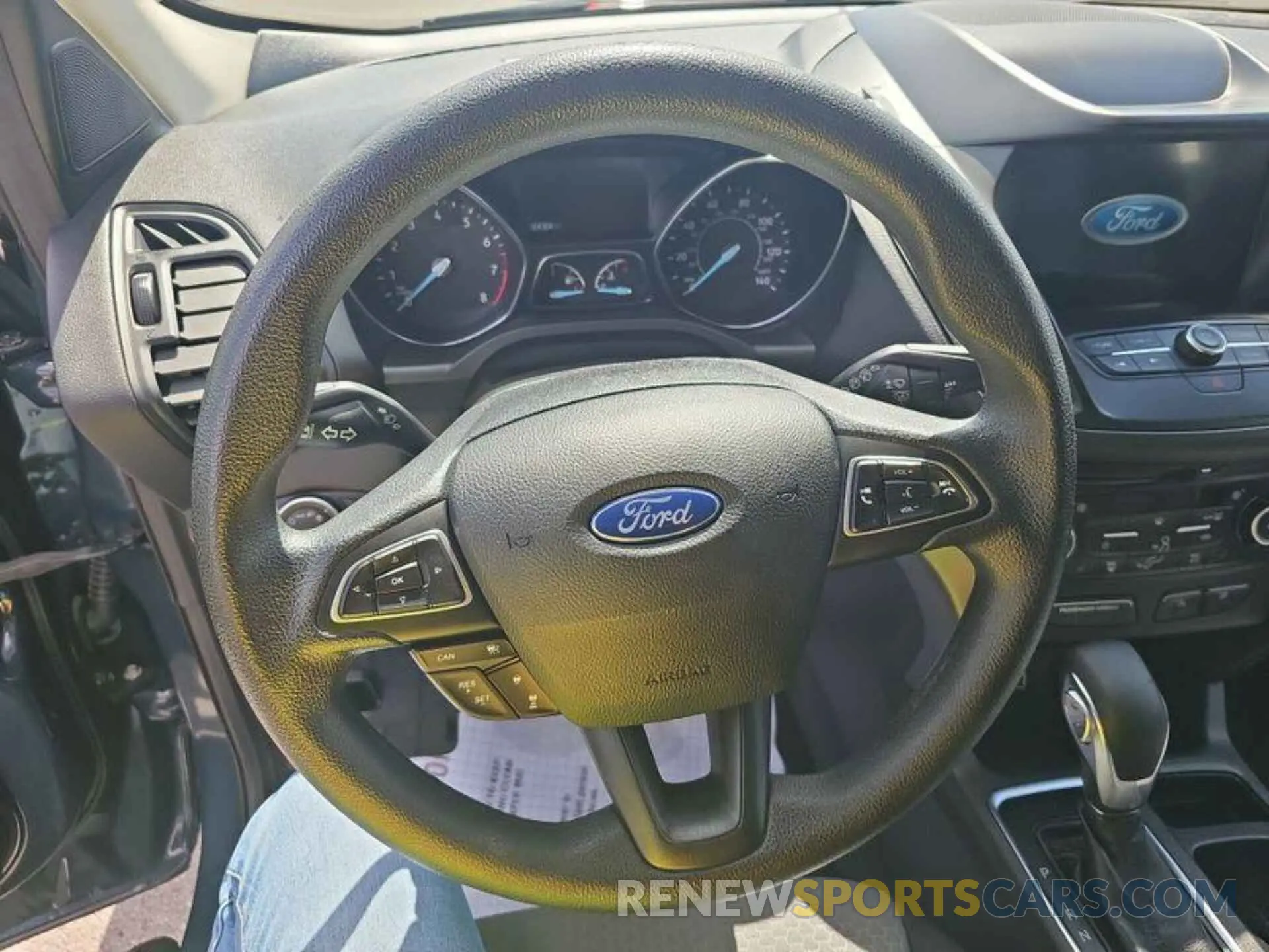 4 Фотография поврежденного автомобиля 1FMCU0GD2KUB82026 FORD ESCAPE 2019
