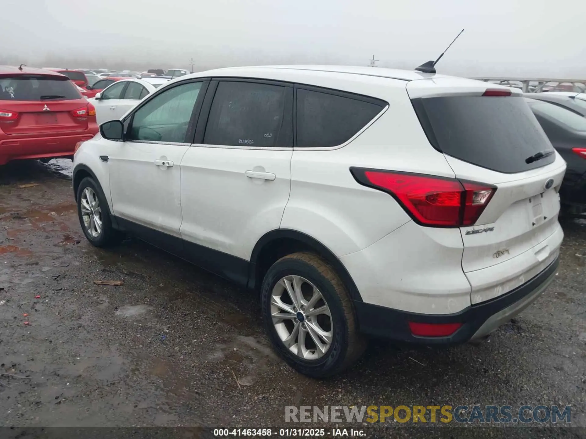 3 Photograph of a damaged car 1FMCU0GD2KUC21987 FORD ESCAPE 2019