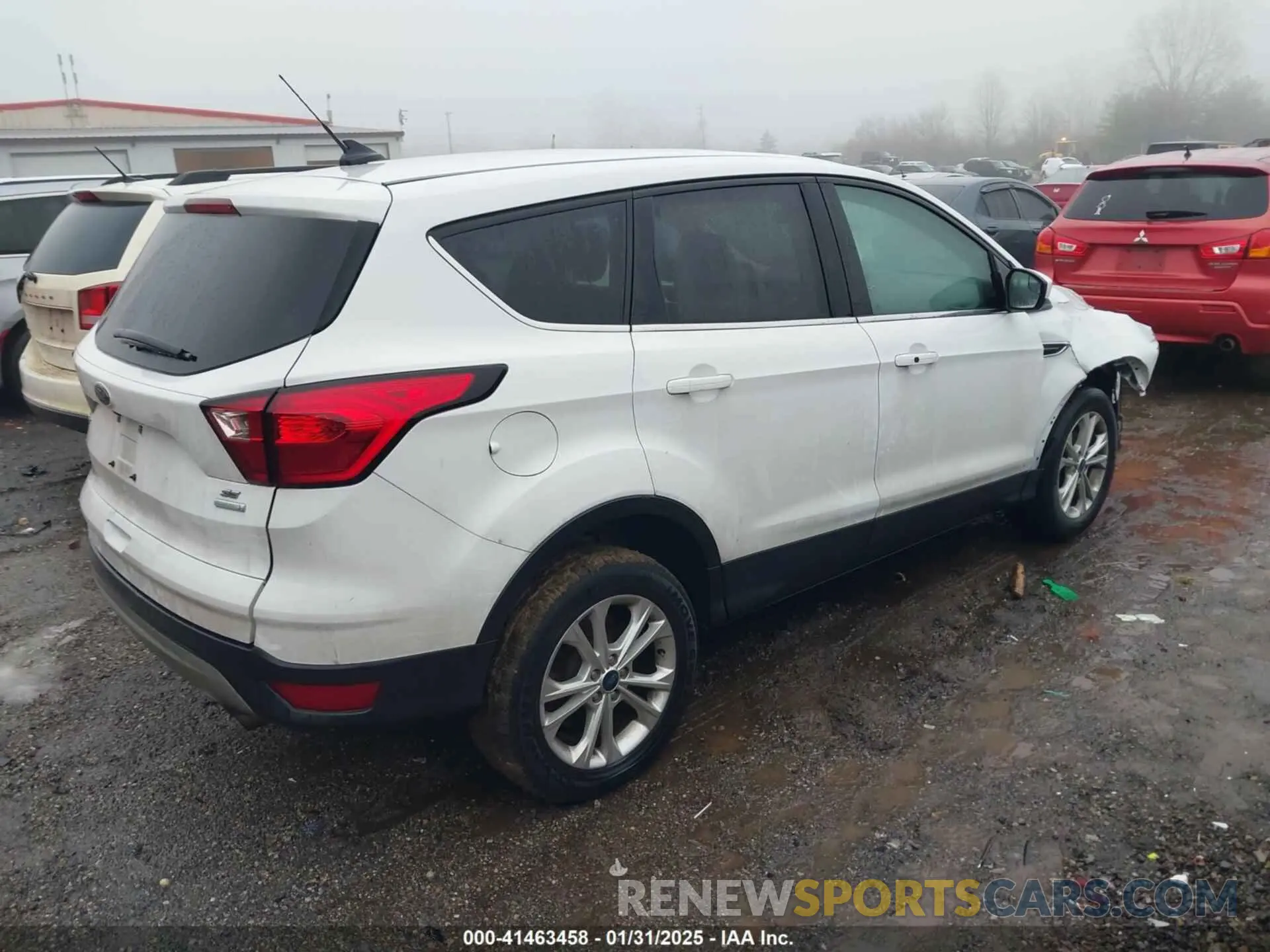 4 Photograph of a damaged car 1FMCU0GD2KUC21987 FORD ESCAPE 2019