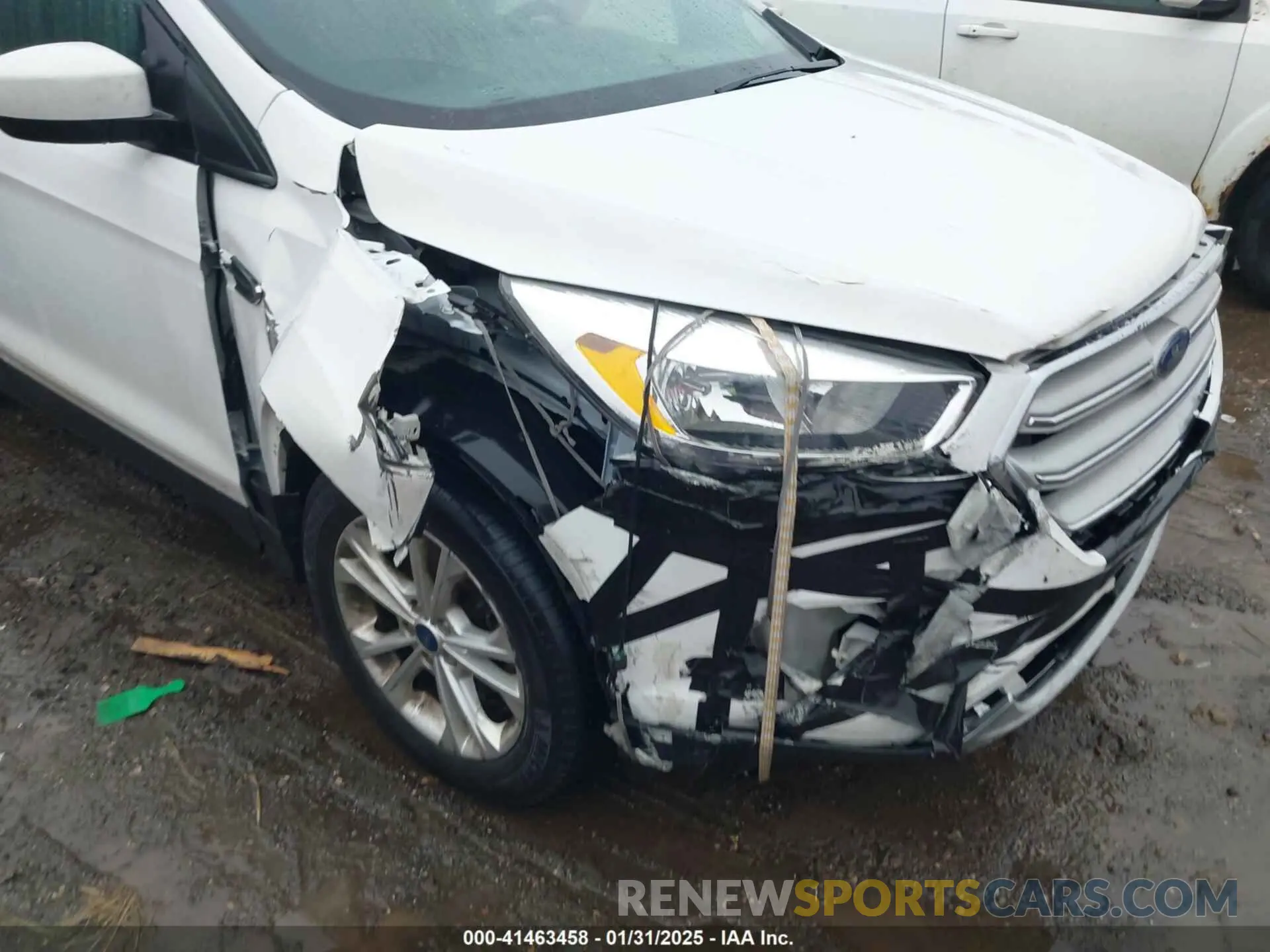 6 Photograph of a damaged car 1FMCU0GD2KUC21987 FORD ESCAPE 2019