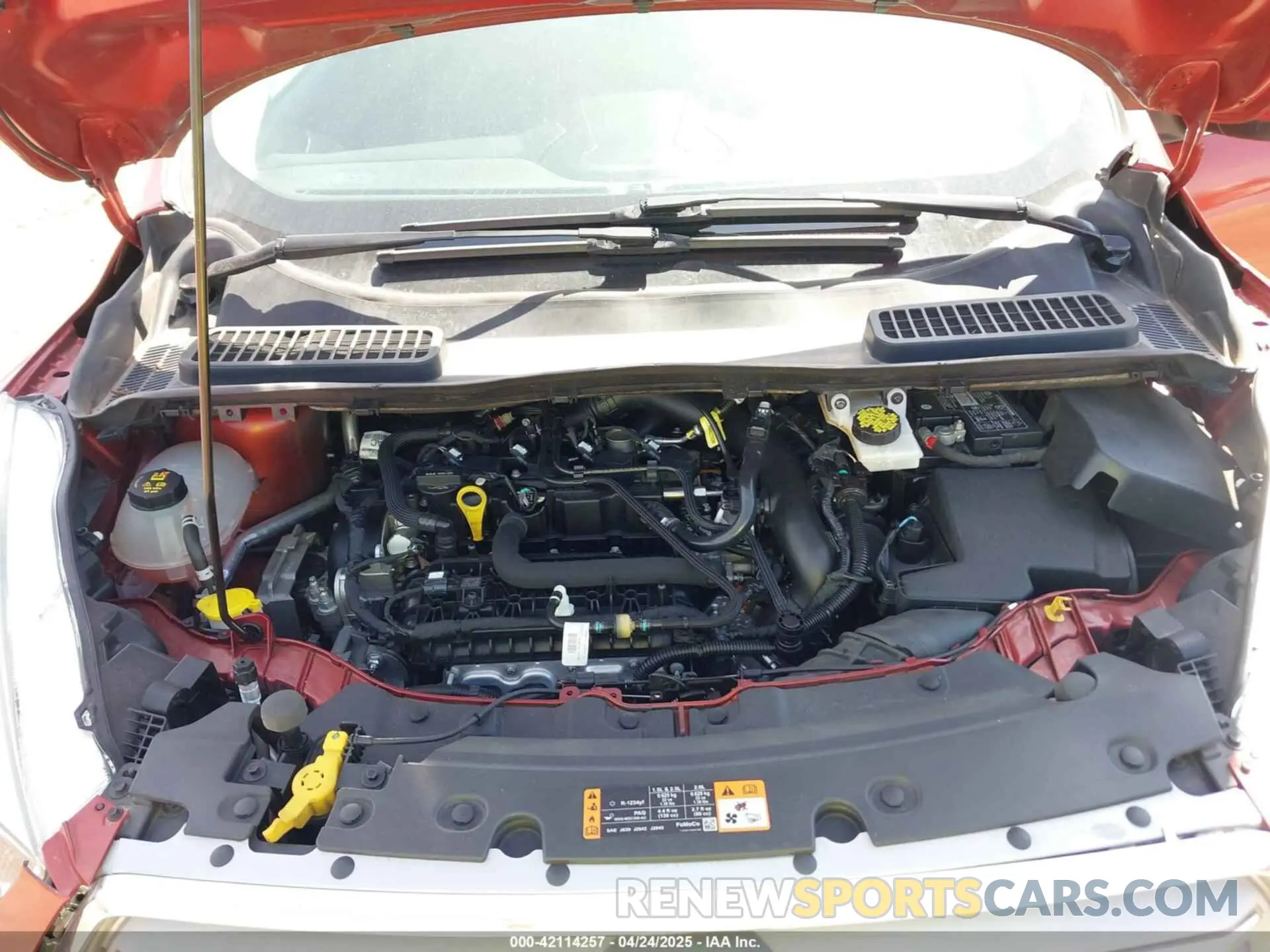 10 Photograph of a damaged car 1FMCU0GD2KUC35470 FORD ESCAPE 2019