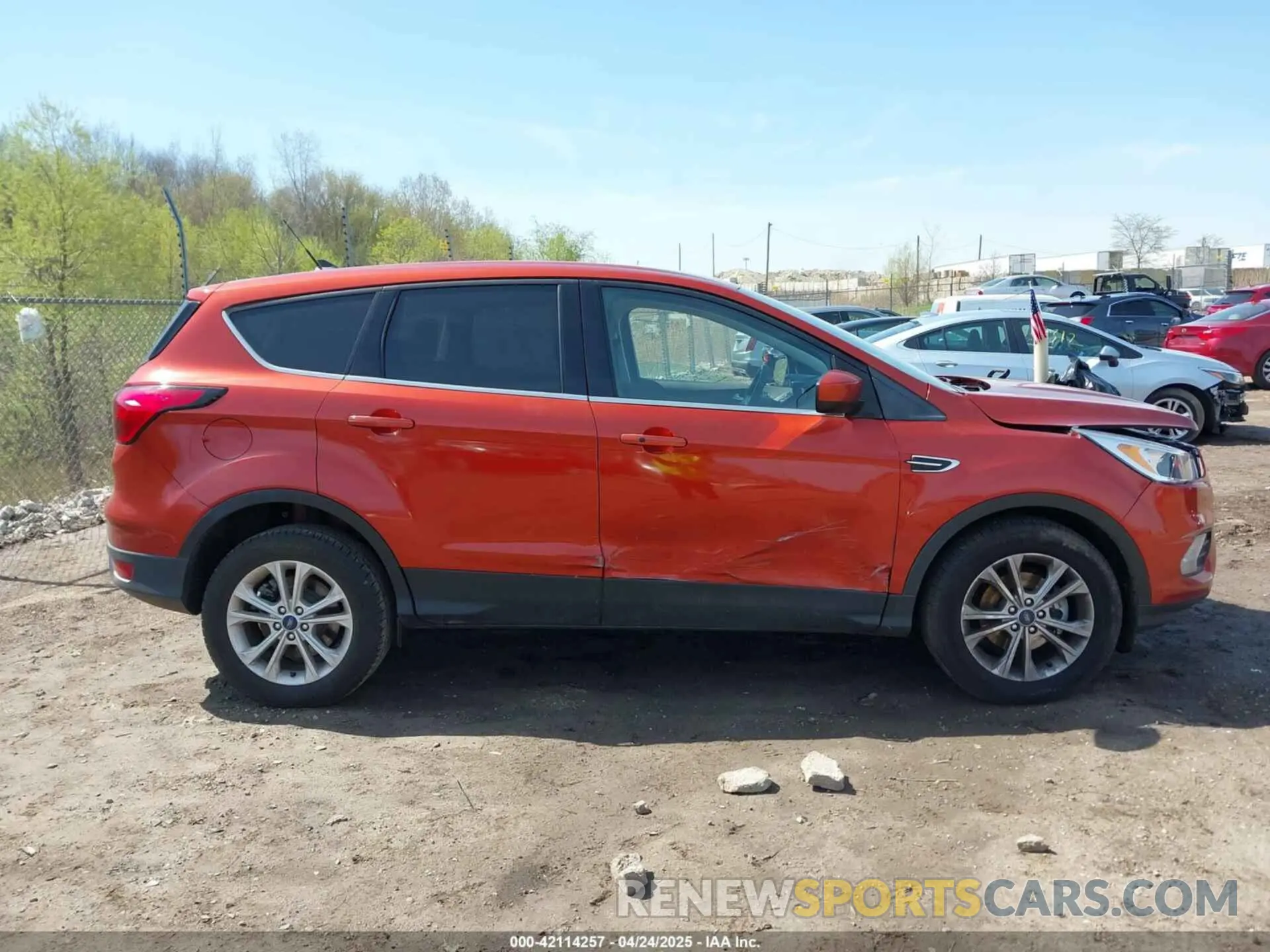 13 Photograph of a damaged car 1FMCU0GD2KUC35470 FORD ESCAPE 2019
