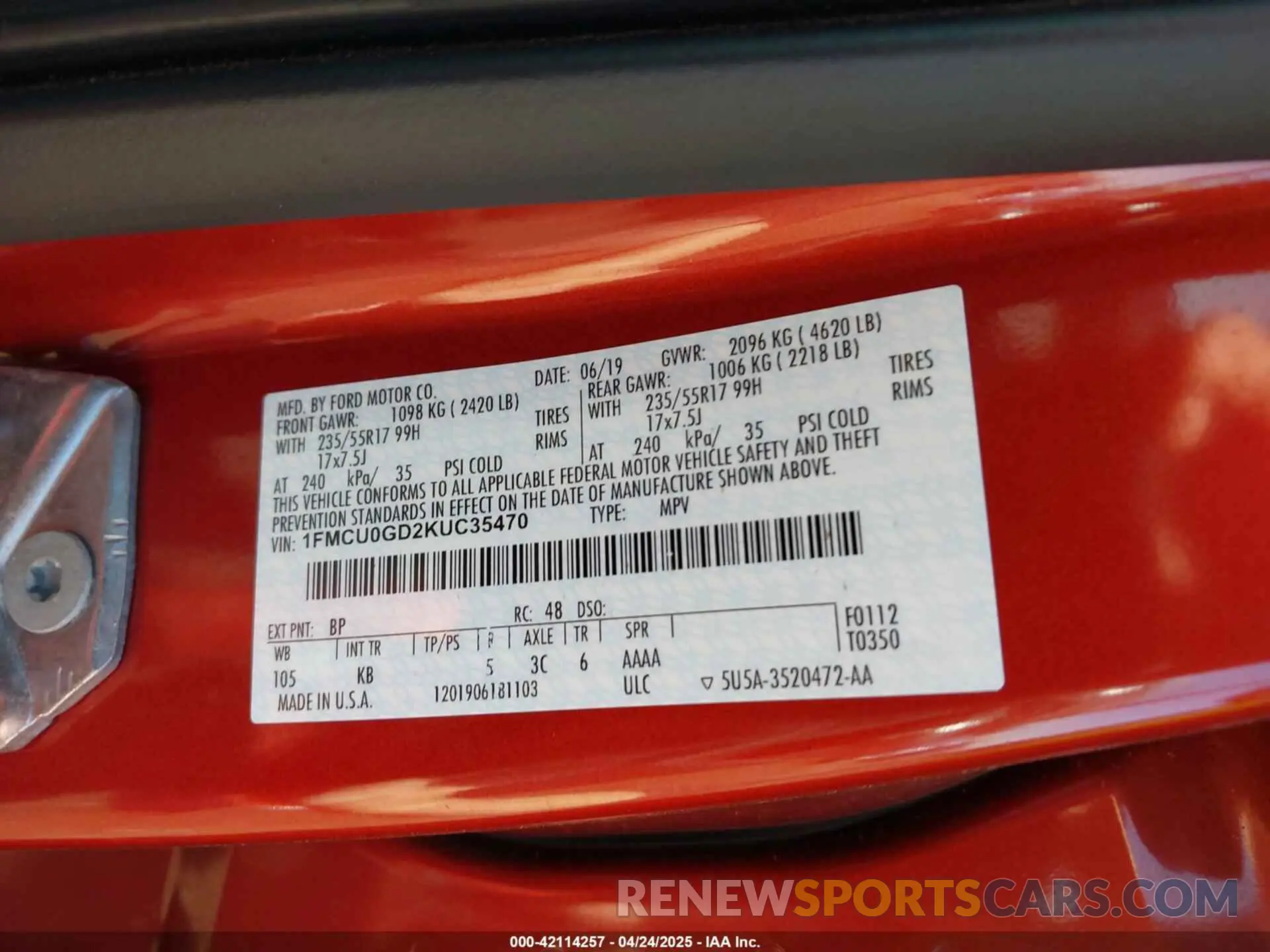 9 Photograph of a damaged car 1FMCU0GD2KUC35470 FORD ESCAPE 2019