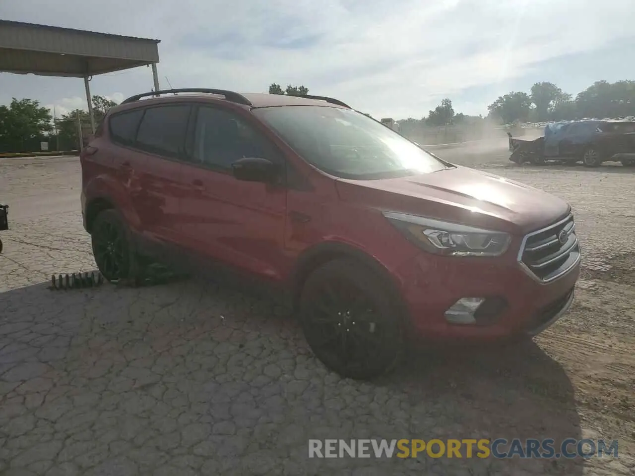 4 Photograph of a damaged car 1FMCU0GD2KUC52995 FORD ESCAPE 2019