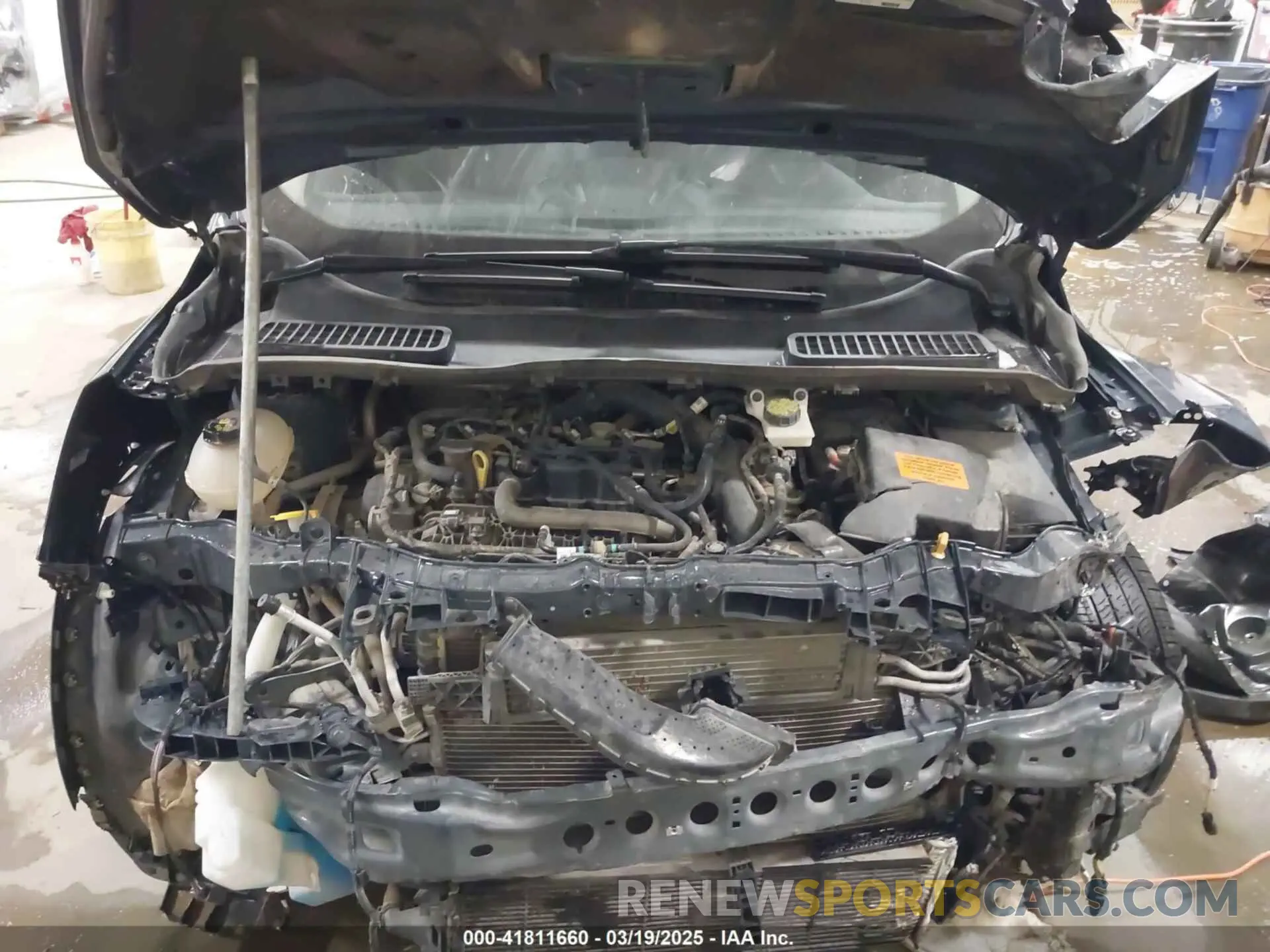 10 Photograph of a damaged car 1FMCU0GD2KUC53502 FORD ESCAPE 2019