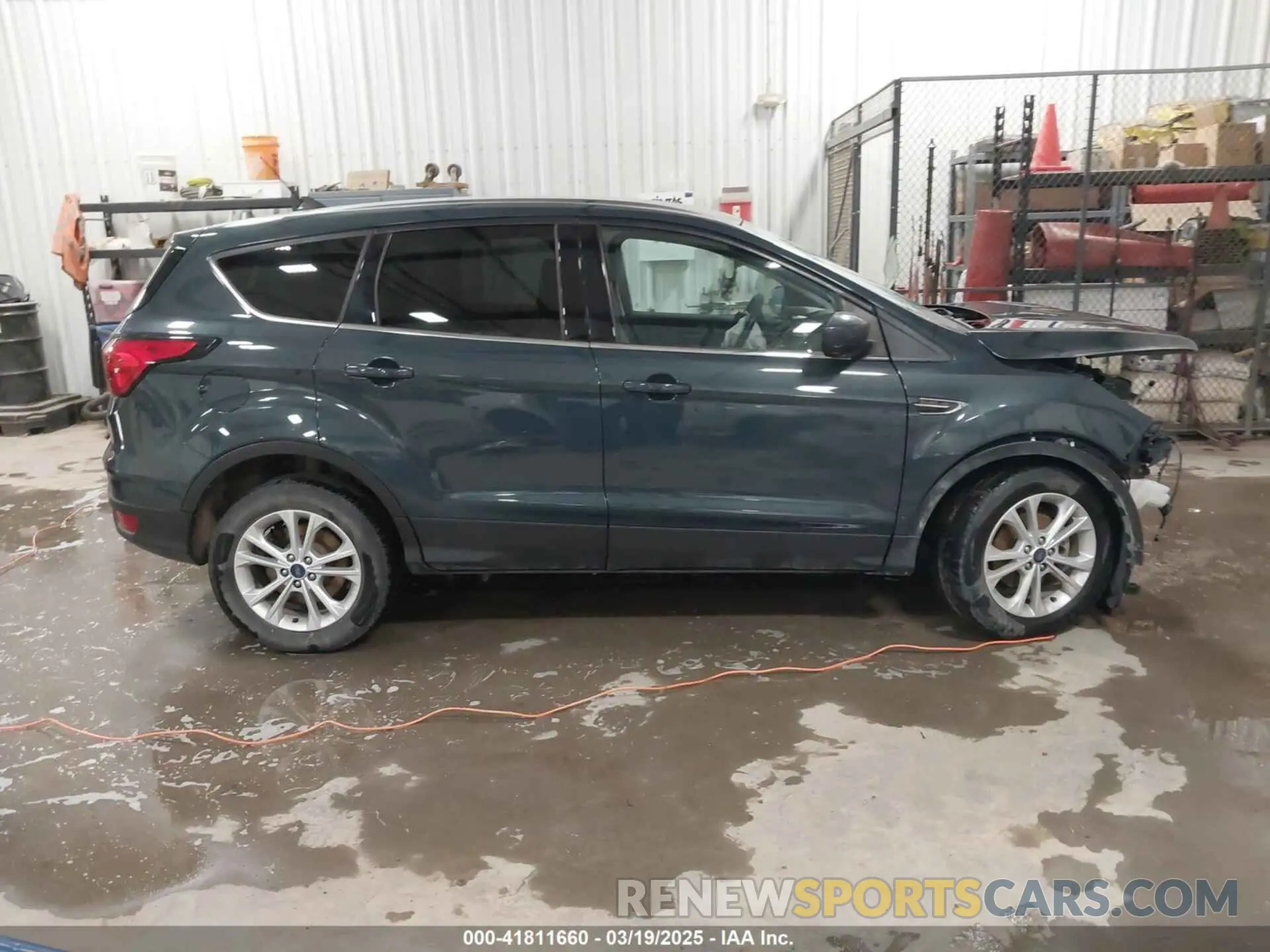 14 Photograph of a damaged car 1FMCU0GD2KUC53502 FORD ESCAPE 2019