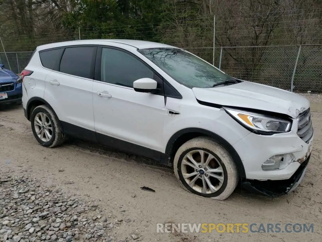4 Photograph of a damaged car 1FMCU0GD3KUA07221 FORD ESCAPE 2019