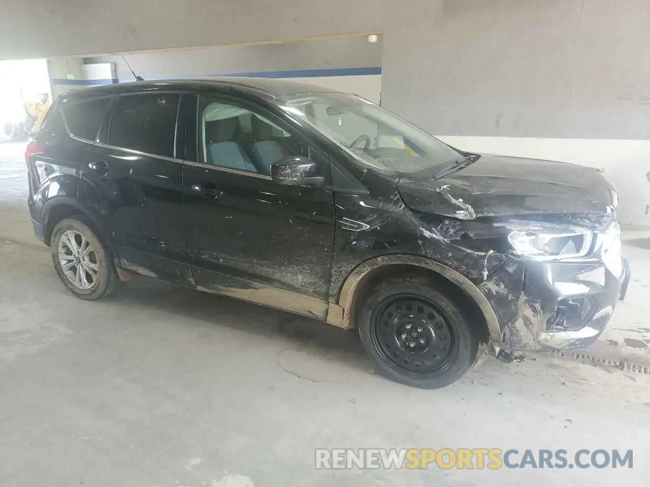 4 Фотография поврежденного автомобиля 1FMCU0GD3KUA07915 FORD ESCAPE 2019