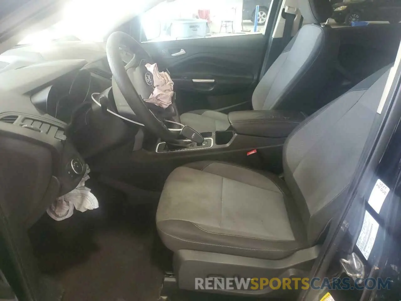 7 Фотография поврежденного автомобиля 1FMCU0GD3KUA07915 FORD ESCAPE 2019
