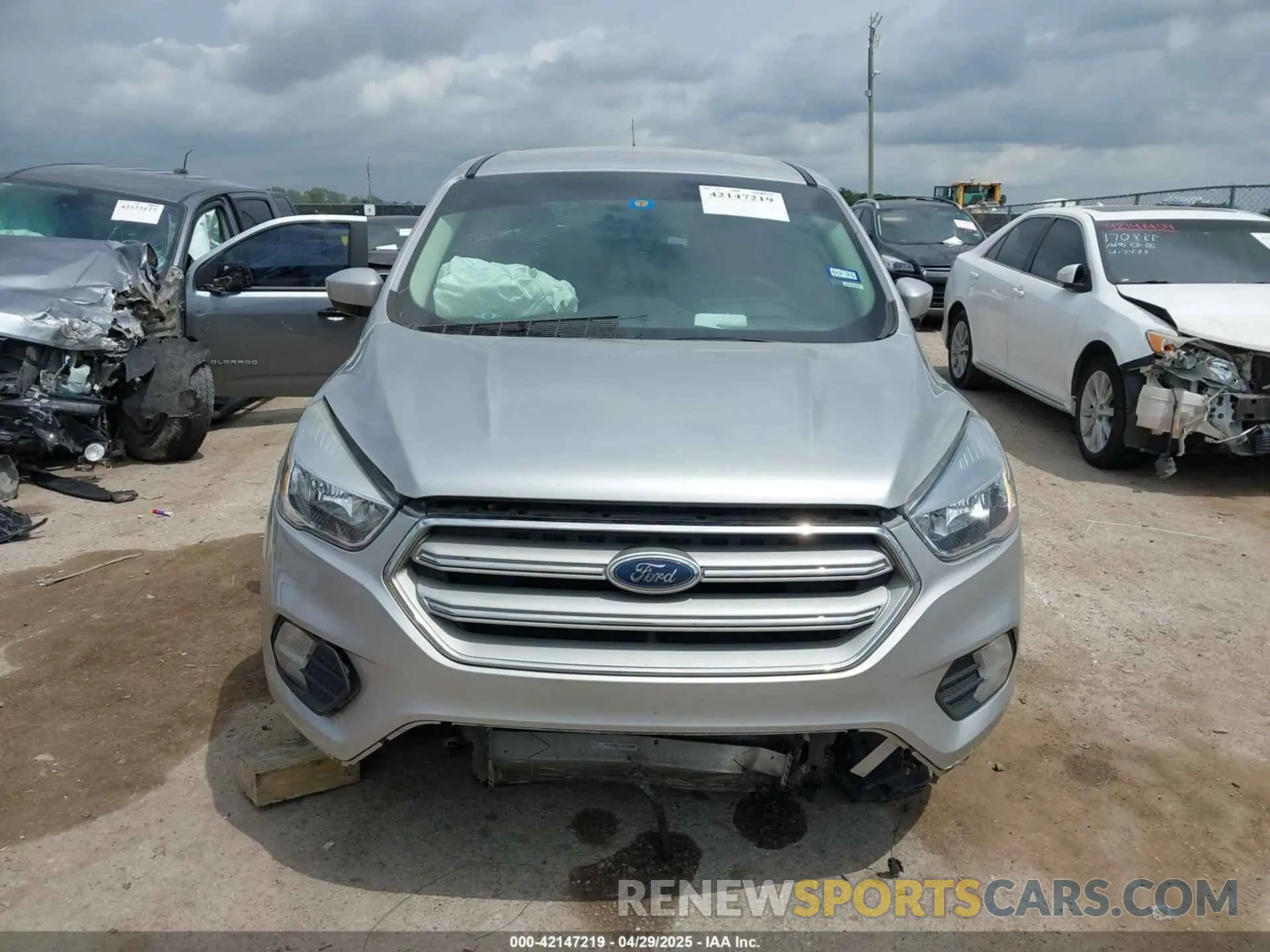 12 Фотография поврежденного автомобиля 1FMCU0GD3KUA40915 FORD ESCAPE 2019