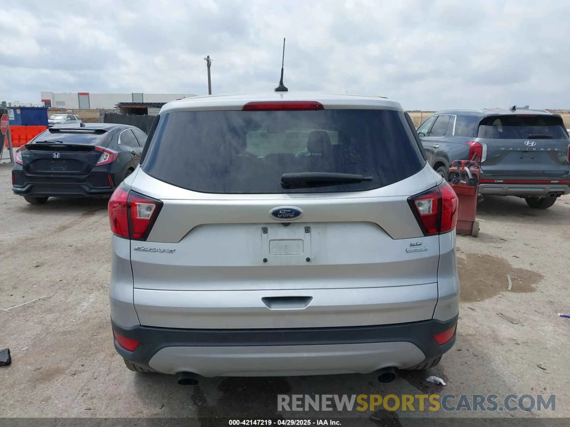 16 Фотография поврежденного автомобиля 1FMCU0GD3KUA40915 FORD ESCAPE 2019