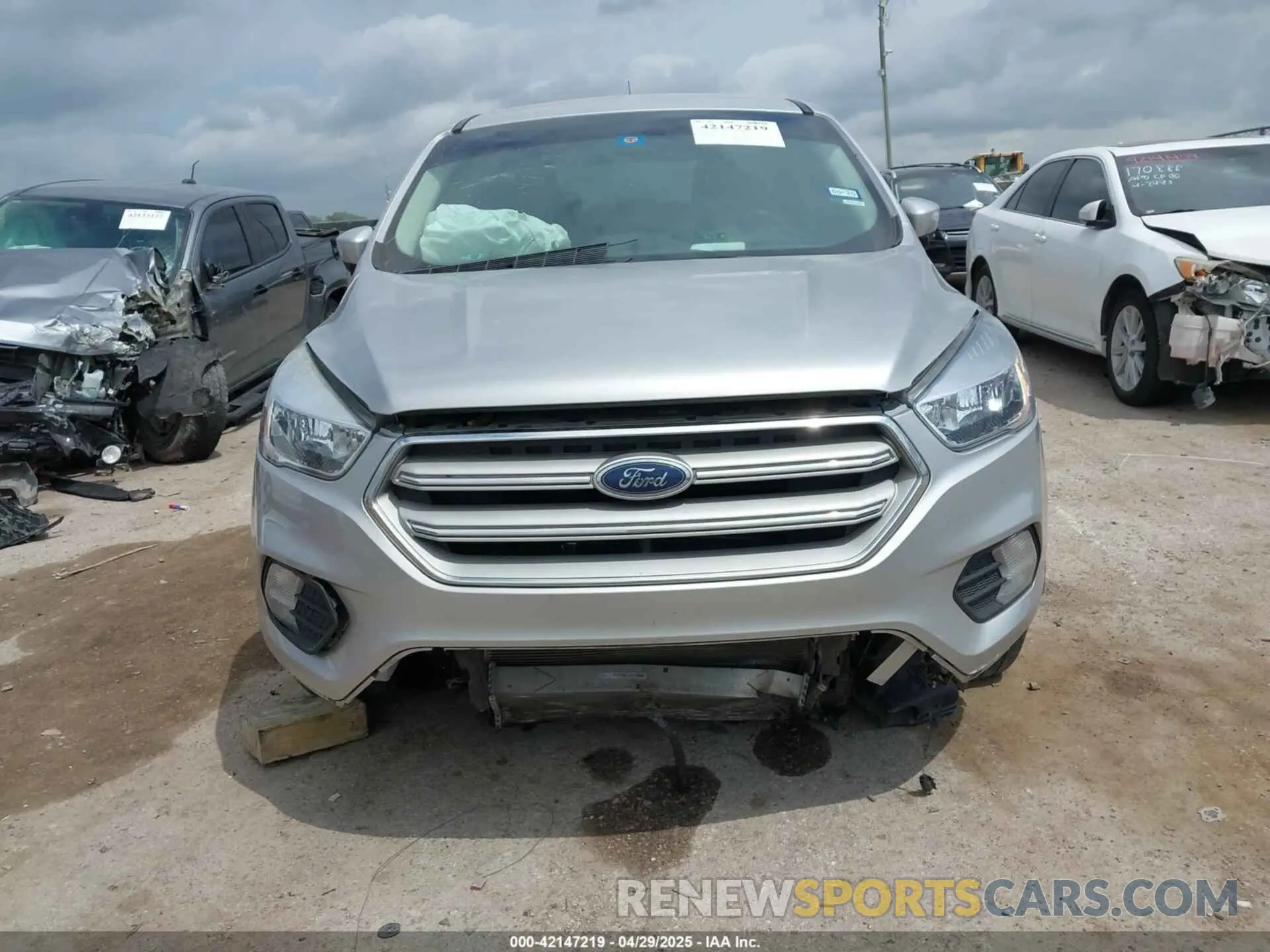 6 Фотография поврежденного автомобиля 1FMCU0GD3KUA40915 FORD ESCAPE 2019